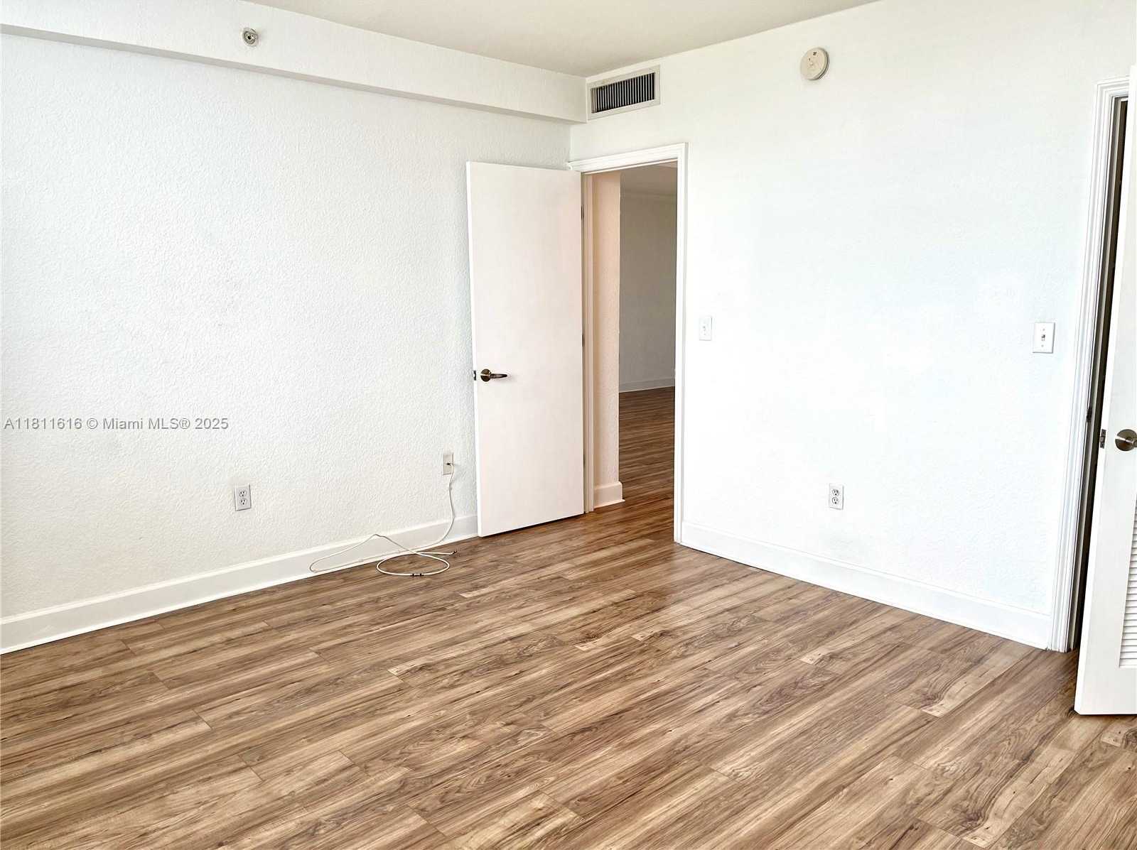 Small Image of 401 69TH ST #405, Miami Beach Number 10