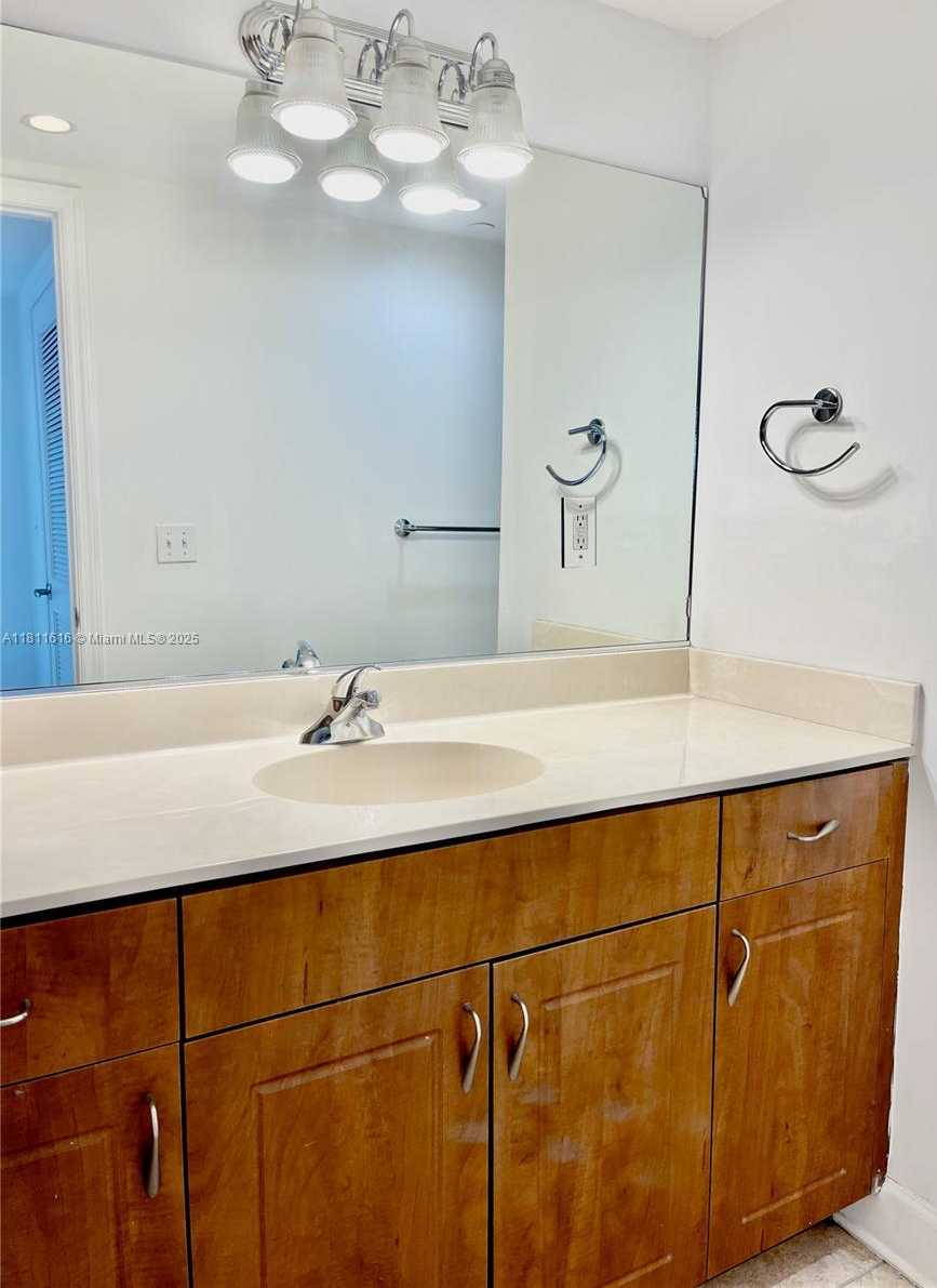 Small Image of 401 69TH ST #405, Miami Beach Number 14