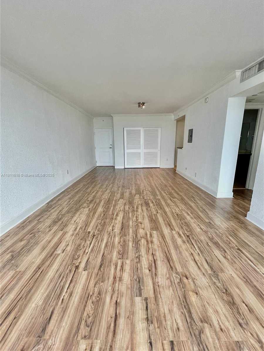 Small Image of 401 69TH ST #405, Miami Beach Number 15