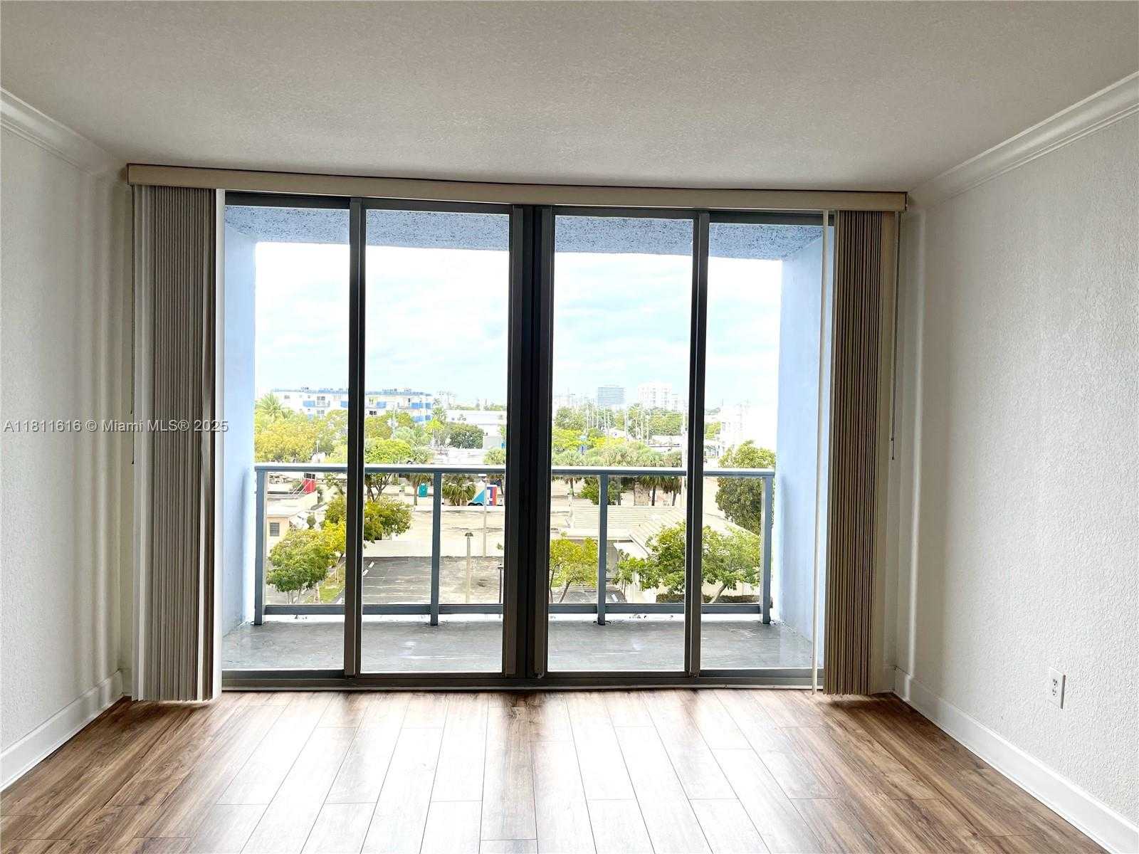 Small Image of 401 69TH ST #405, Miami Beach Number 16