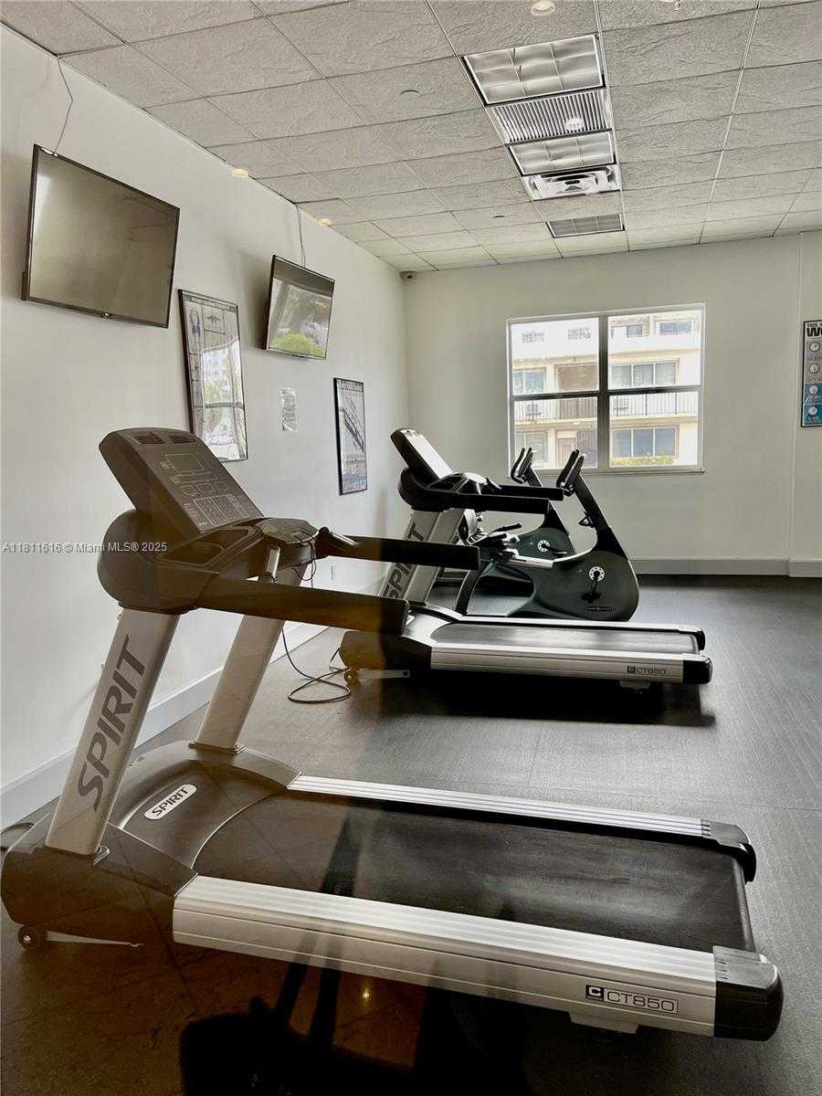 Small Image of 401 69TH ST #405, Miami Beach Number 24