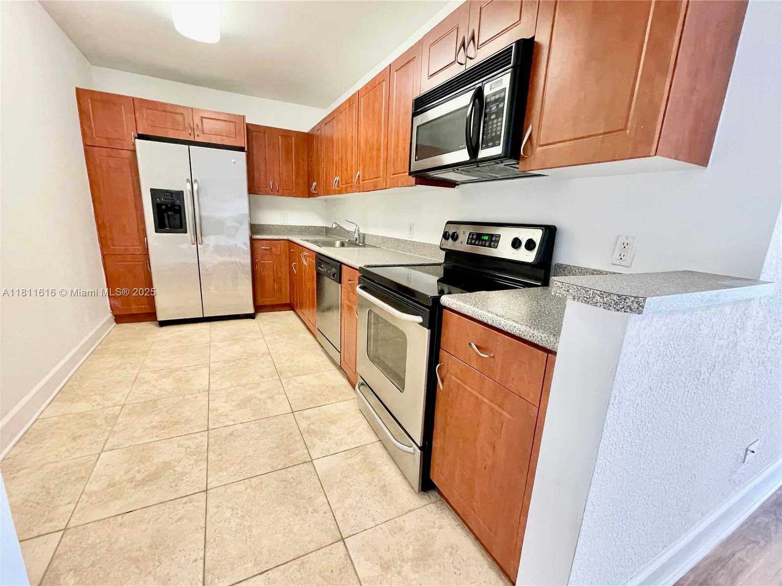 Small Image of 401 69TH ST #405, Miami Beach Number 6