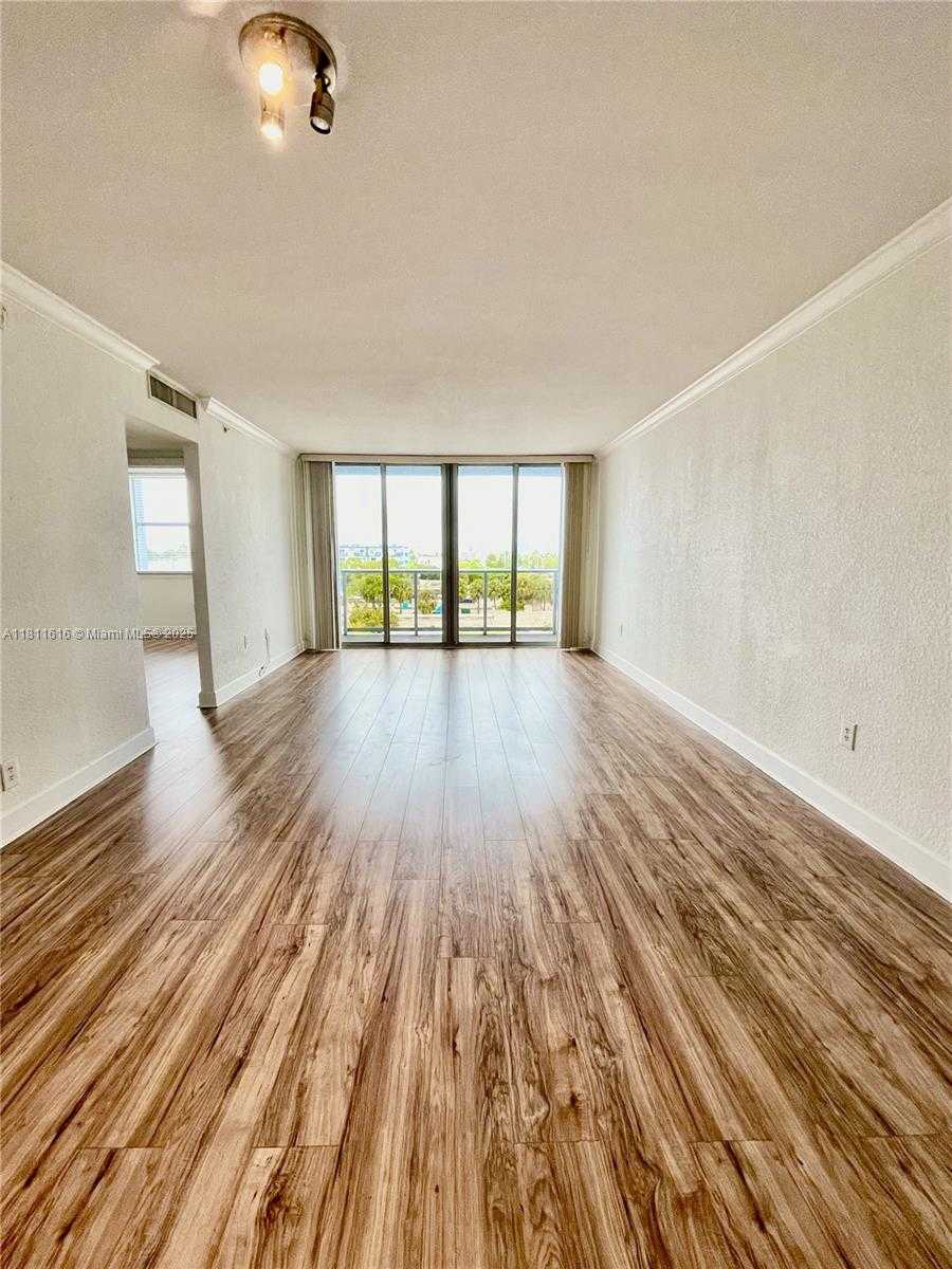 Small Image of 401 69TH ST #405, Miami Beach Number 8