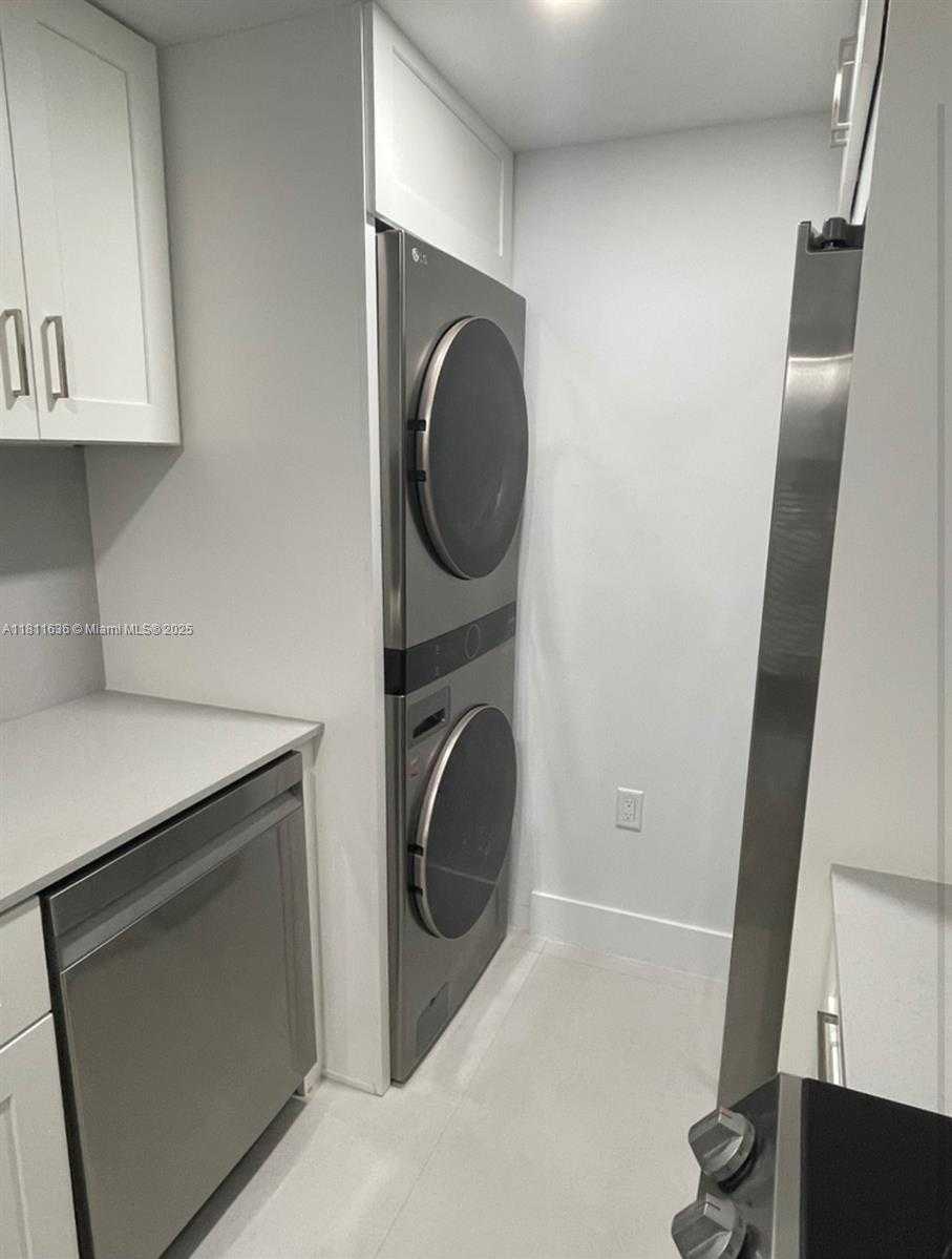 Small Image of 10275 COLLINS AVE #208, Bal Harbour Number 7