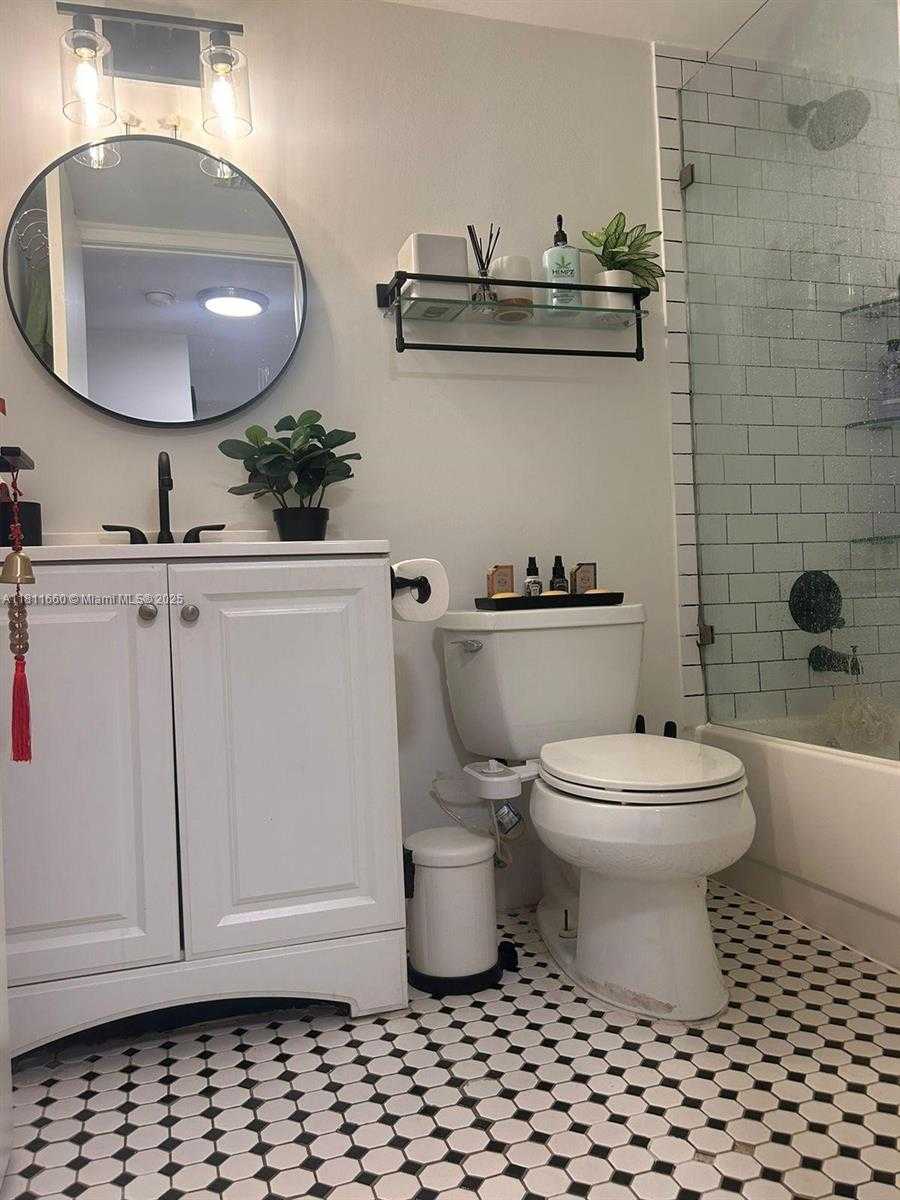 Small Image of 800 NORTH MIAMI AVE #E-308, Miami Number 11