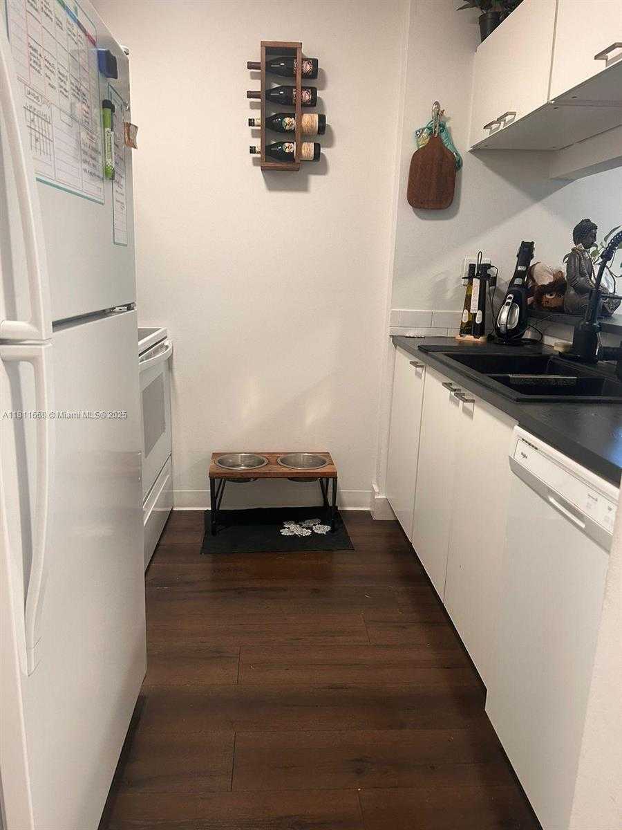 Small Image of 800 NORTH MIAMI AVE #E-308, Miami Number 13