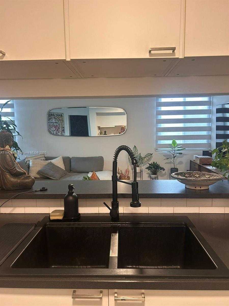 Small Image of 800 NORTH MIAMI AVE #E-308, Miami Number 23