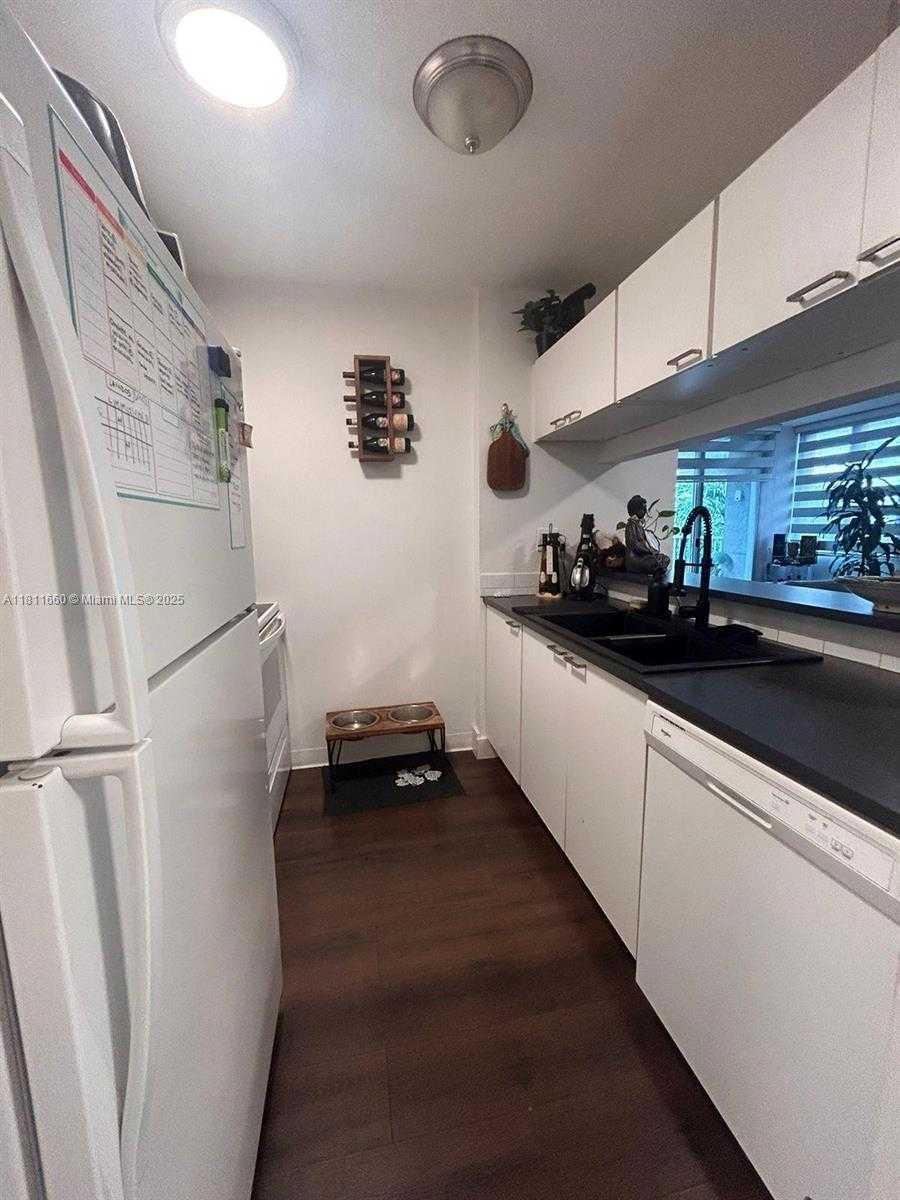 Small Image of 800 NORTH MIAMI AVE #E-308, Miami Number 24