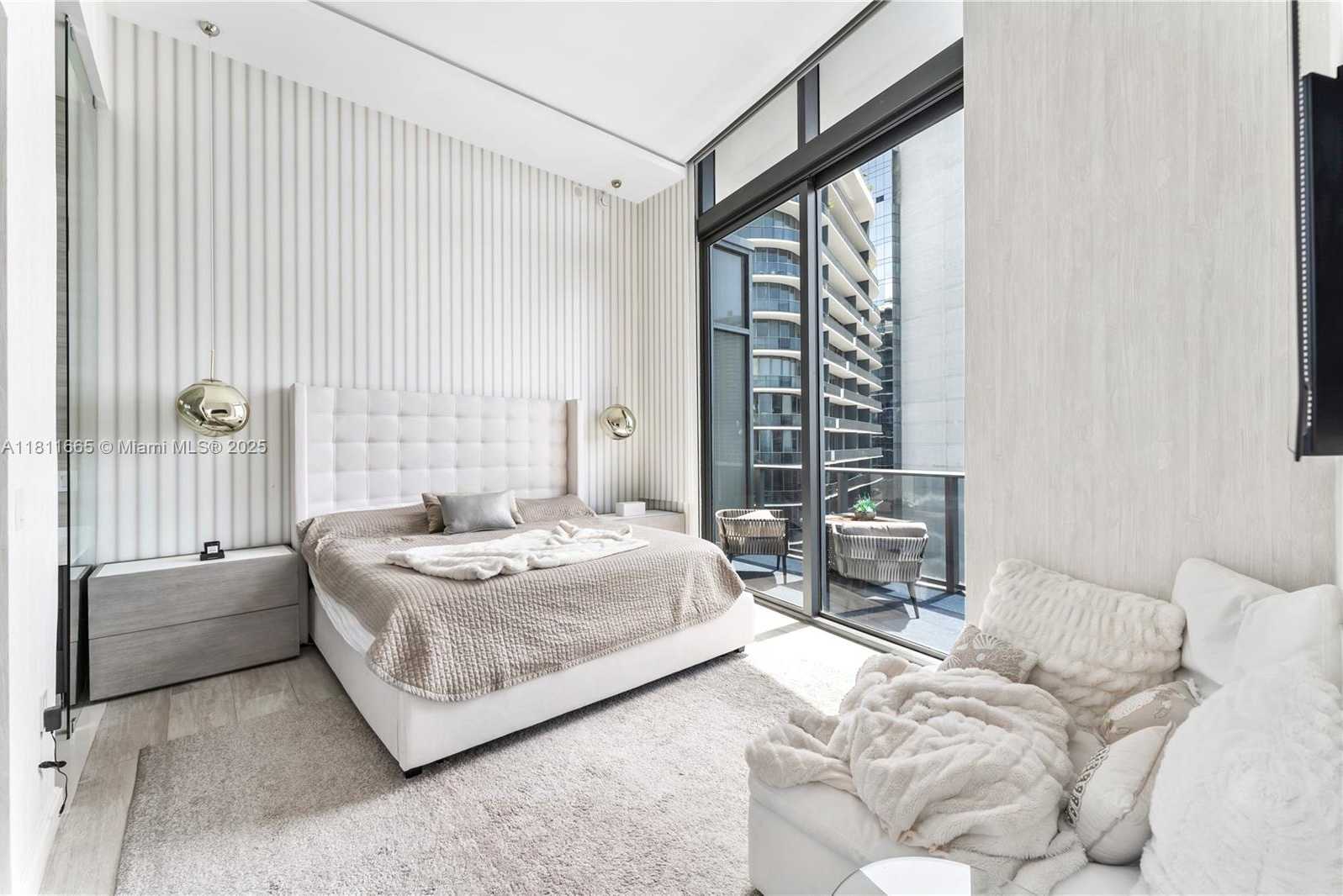 Small Image of 45 SOUTH WEST 9TH ST #4903, Miami Number 9