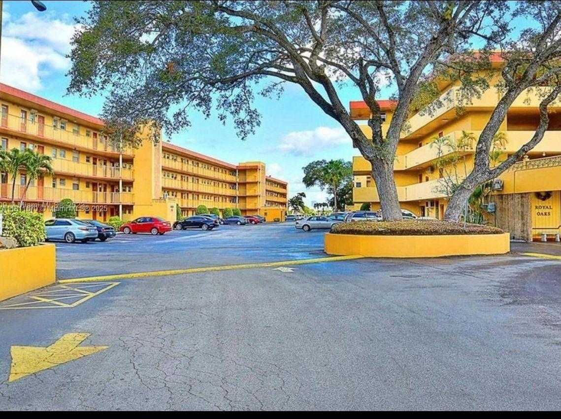 Small Image of 445 NORTH EAST 195TH ST #329, Miami Number 23