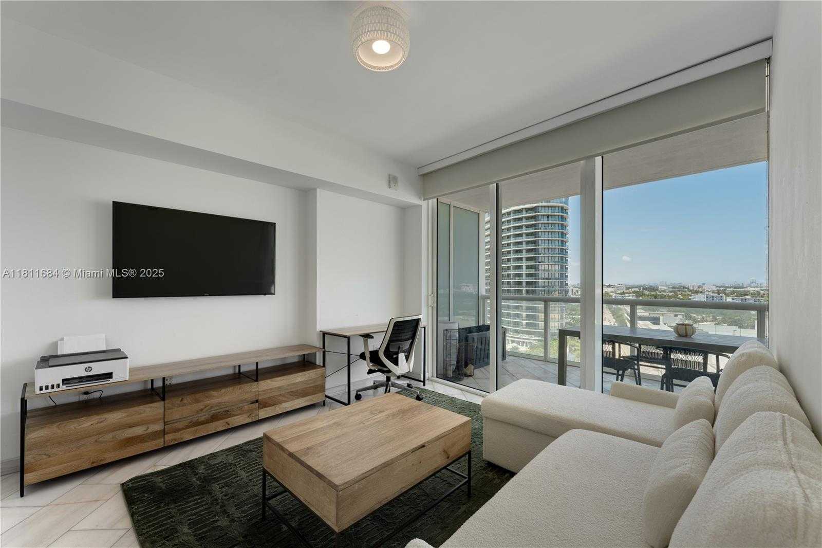 Small Image of 450 ALTON RD #1510, Miami Beach Number 16
