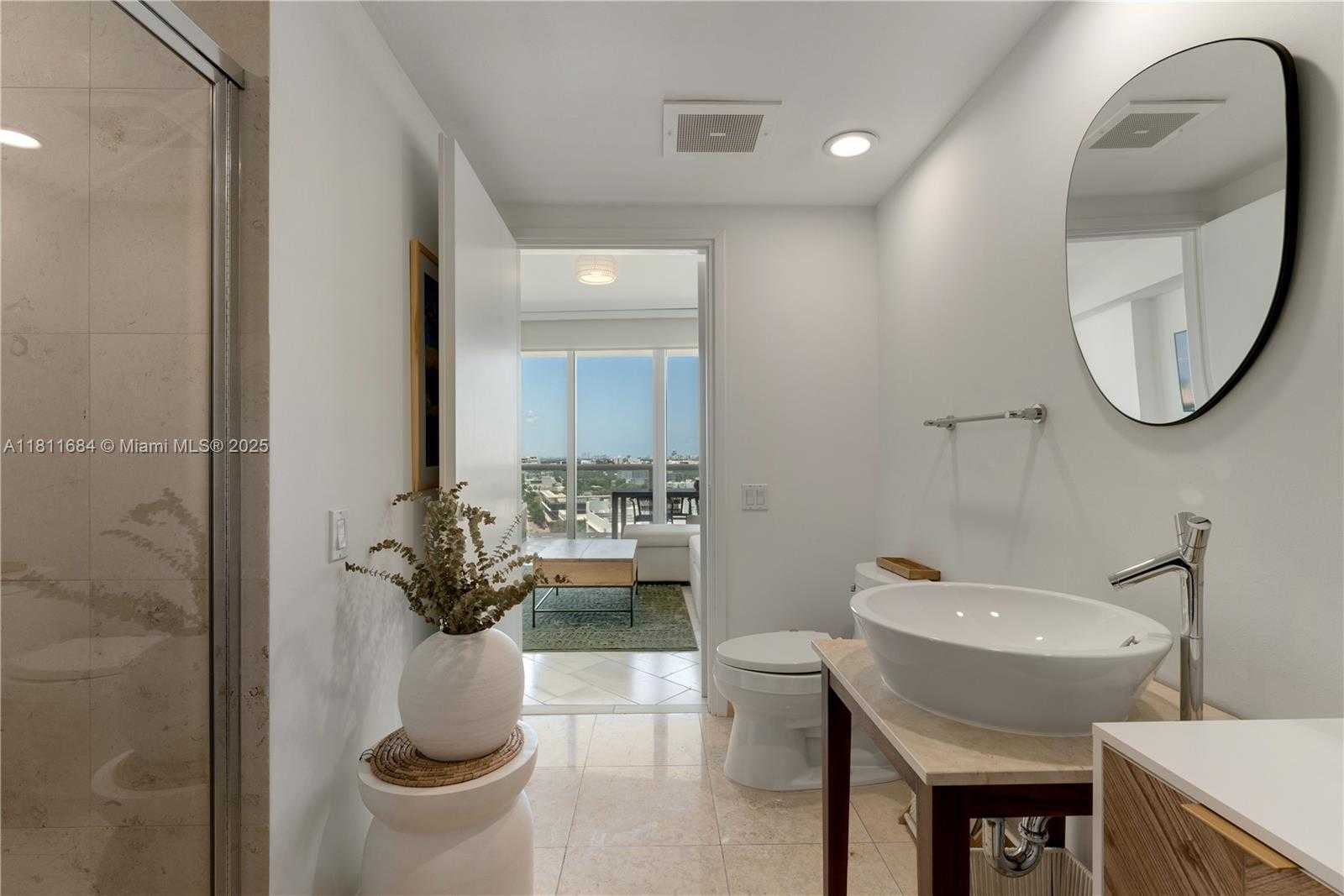 Small Image of 450 ALTON RD #1510, Miami Beach Number 17