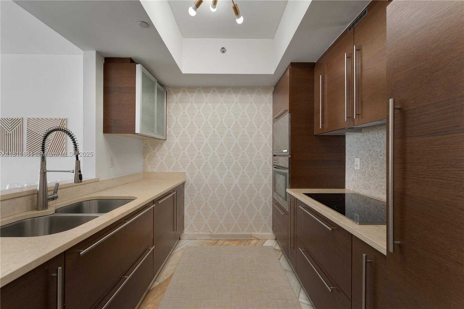 Small Image of 450 ALTON RD #1510, Miami Beach Number 7