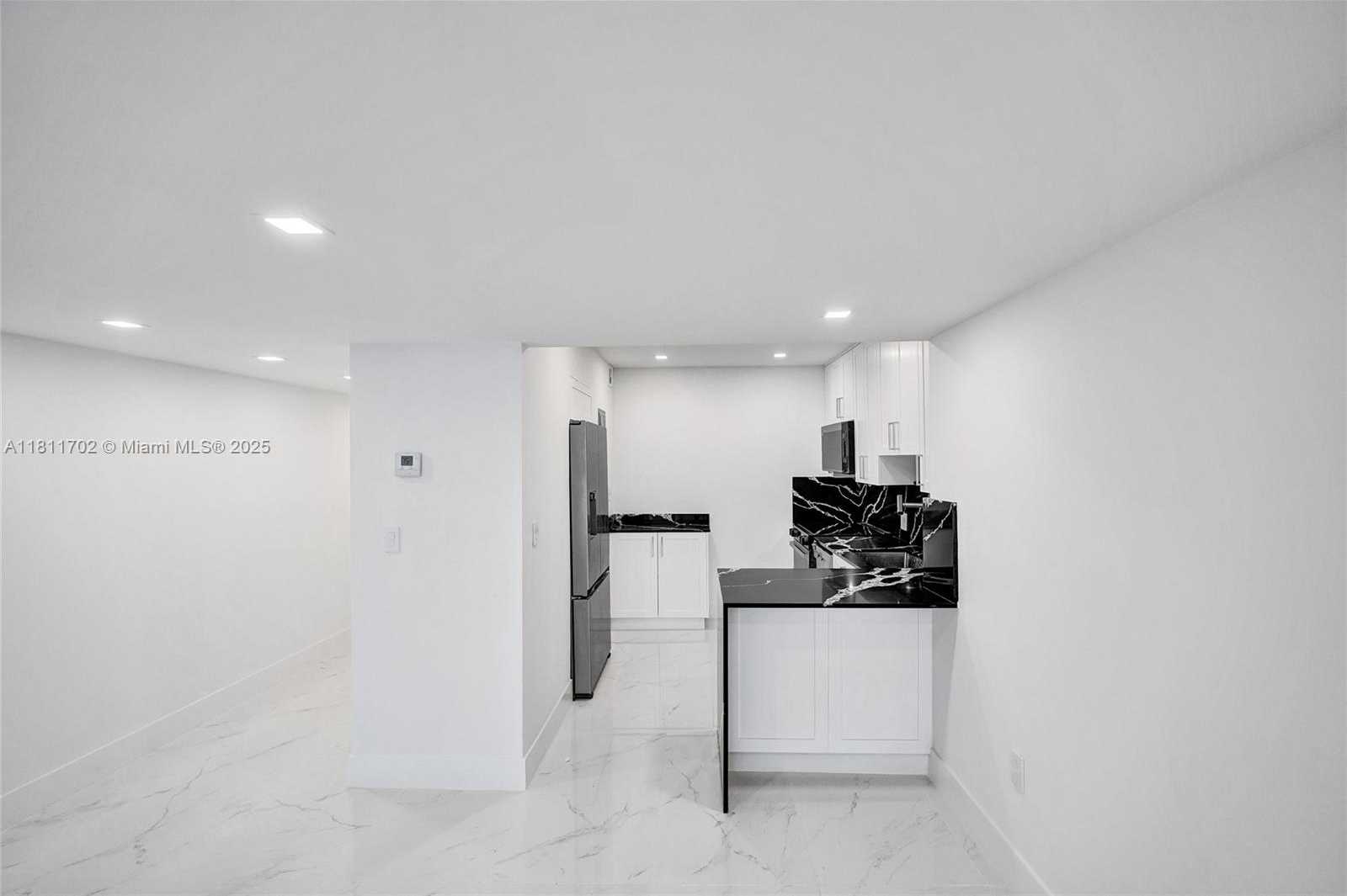 Small Image of 3625 NORTH COUNTRY CLUB DR #2310, Aventura Number 15