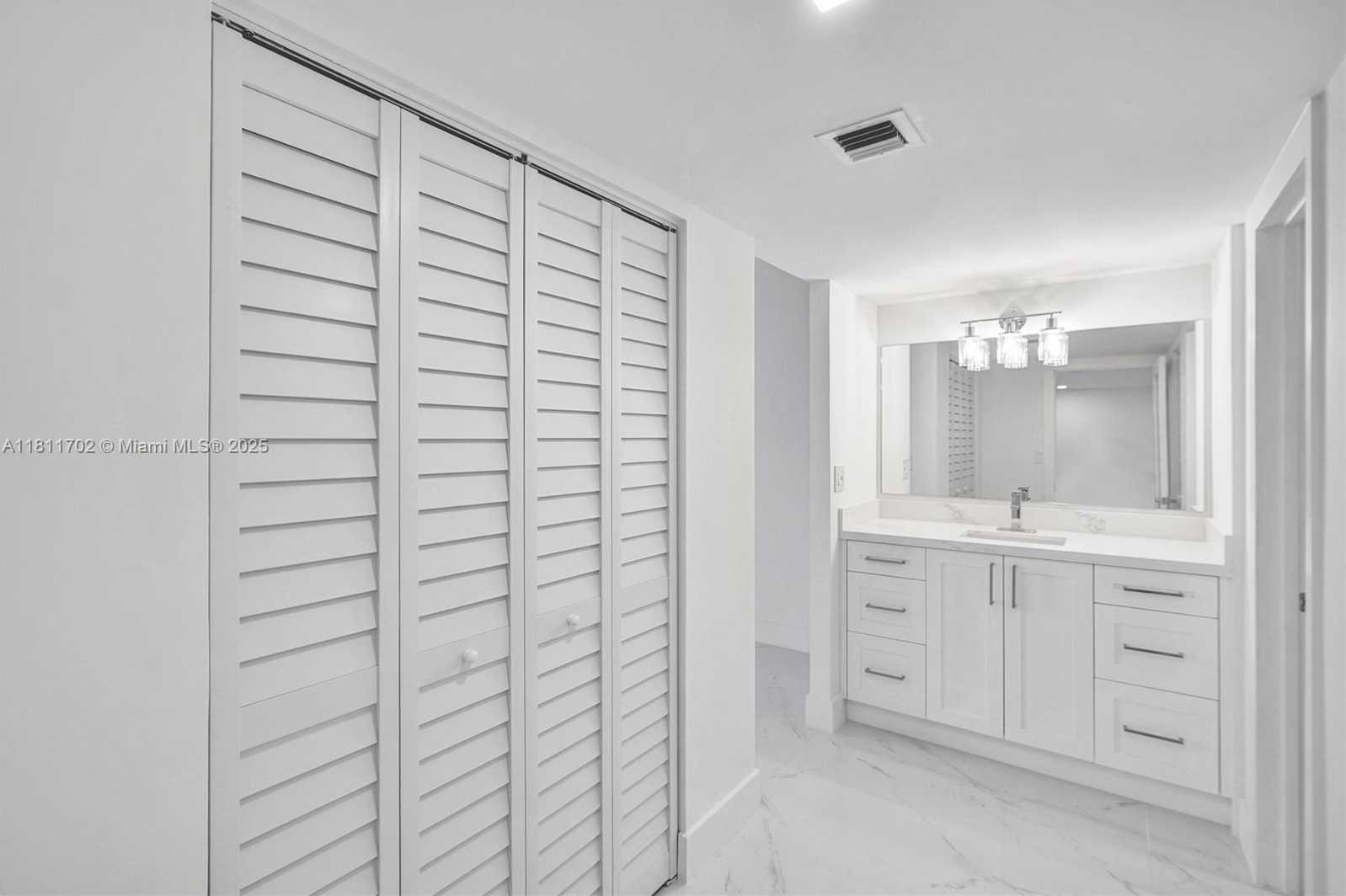 Small Image of 3625 NORTH COUNTRY CLUB DR #2310, Aventura Number 16