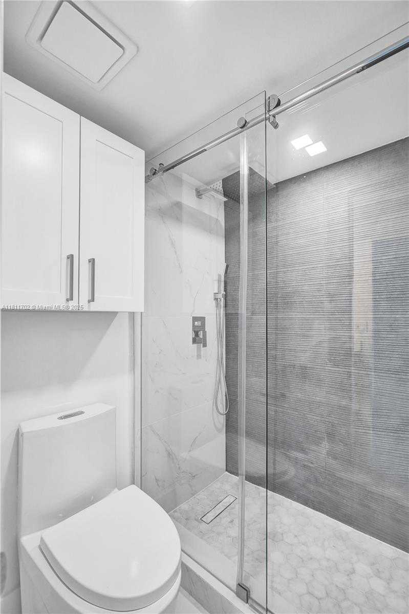Small Image of 3625 NORTH COUNTRY CLUB DR #2310, Aventura Number 21