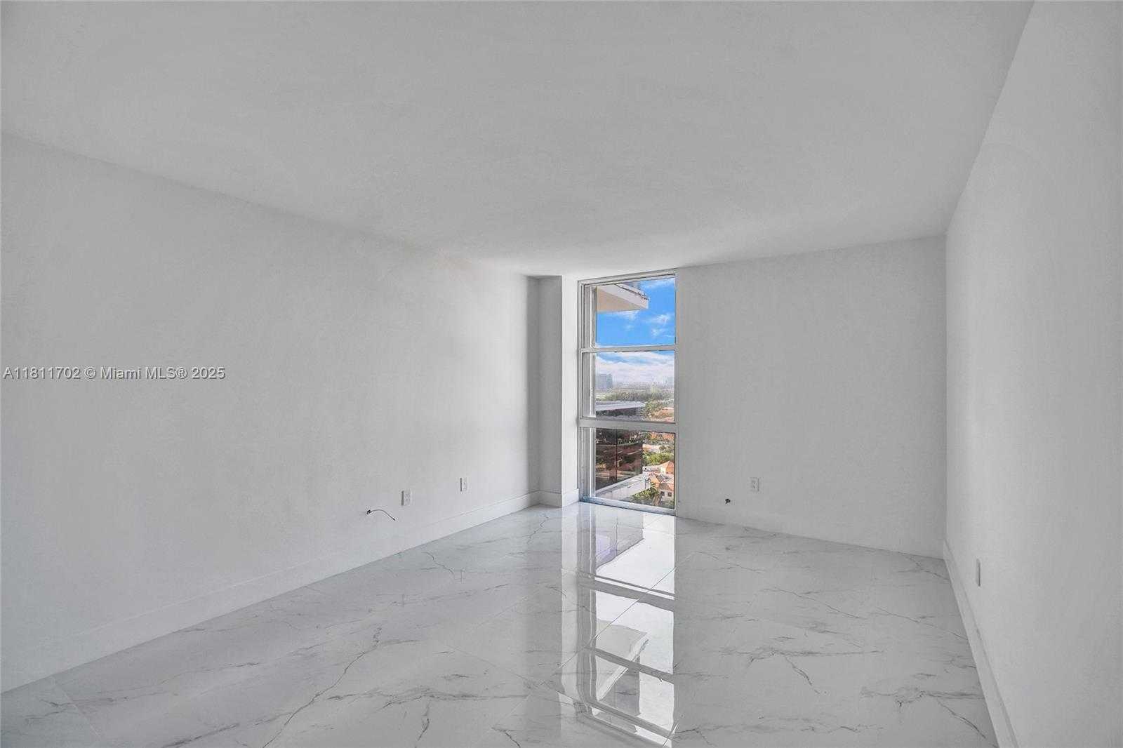 Small Image of 3625 NORTH COUNTRY CLUB DR #2310, Aventura Number 22