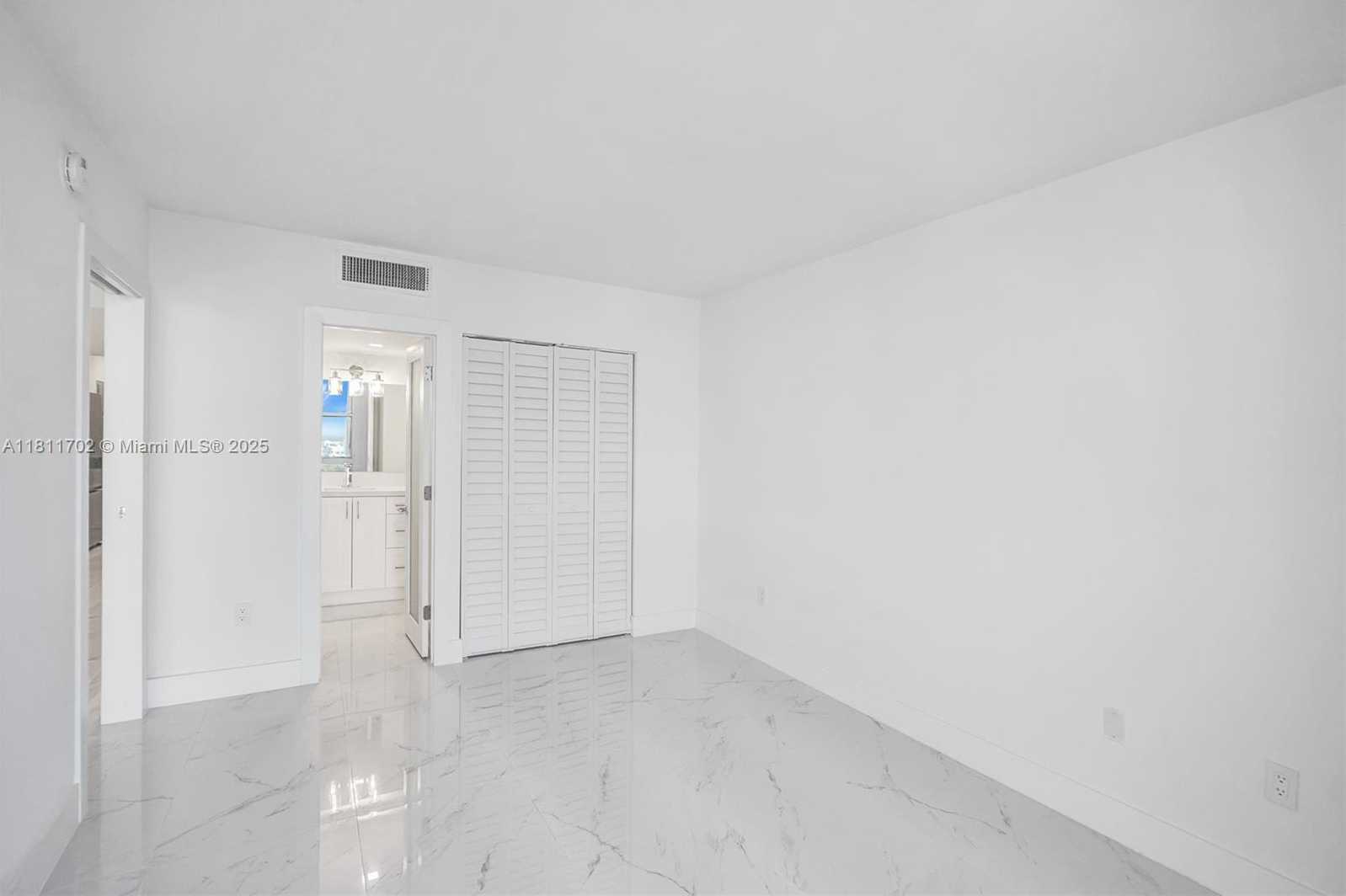 Small Image of 3625 NORTH COUNTRY CLUB DR #2310, Aventura Number 31