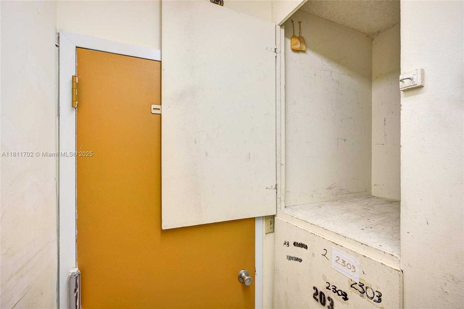 Small Image of 3625 NORTH COUNTRY CLUB DR #2310, Aventura Number 44