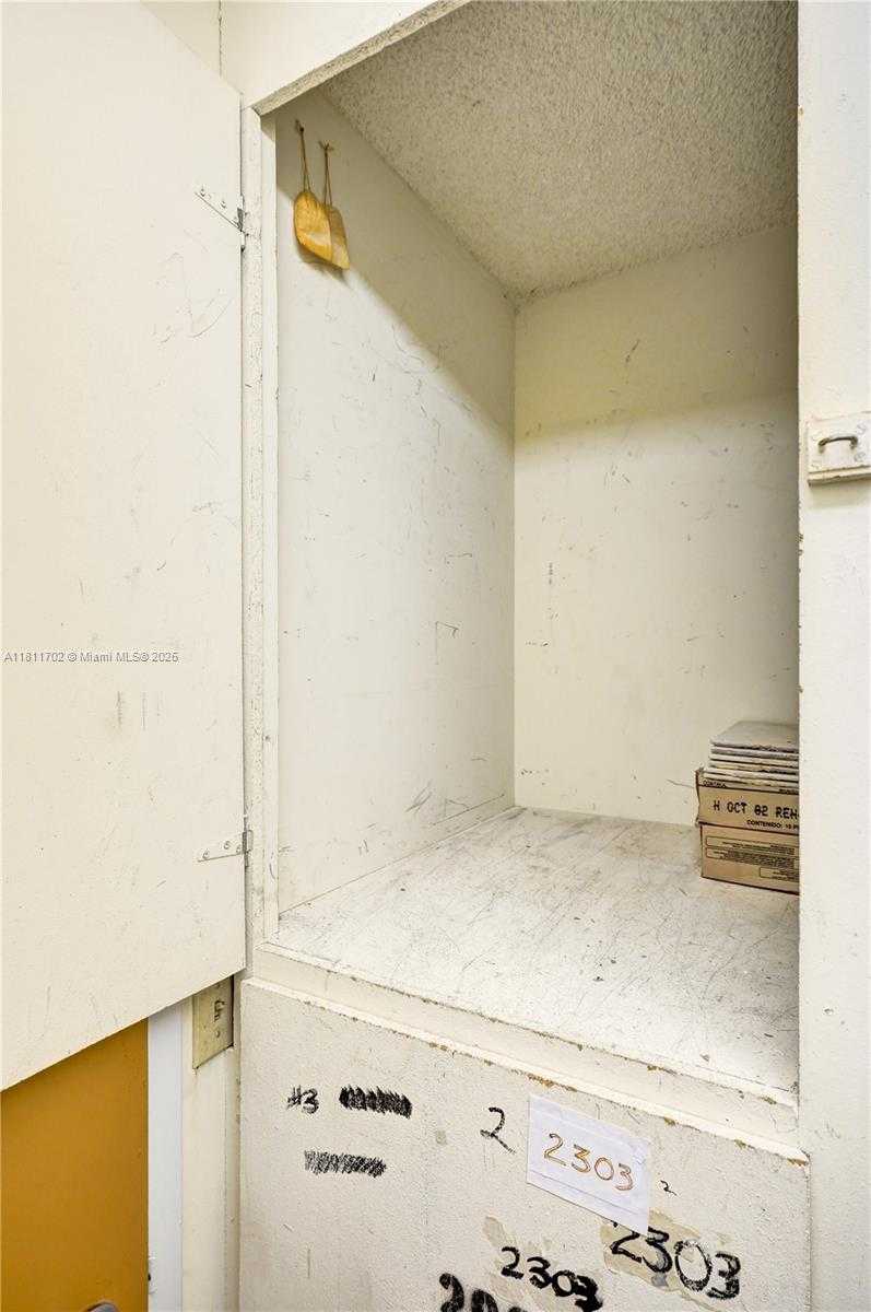Small Image of 3625 NORTH COUNTRY CLUB DR #2310, Aventura Number 45