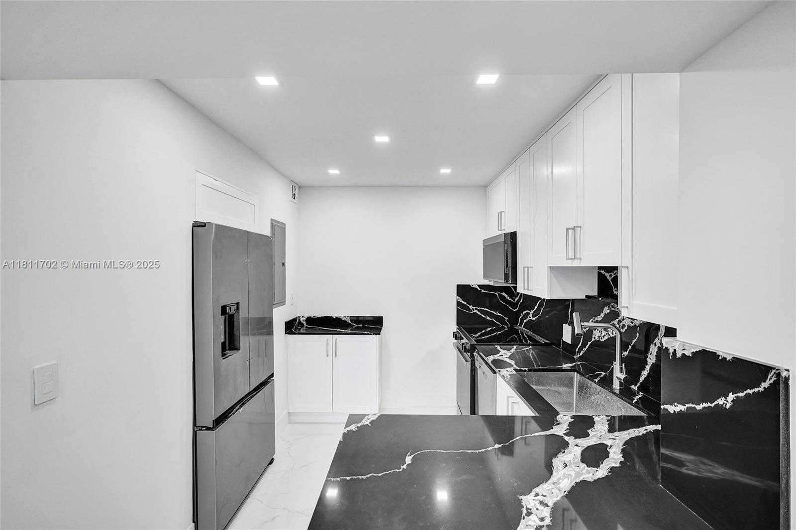 Small Image of 3625 NORTH COUNTRY CLUB DR #2310, Aventura Number 5