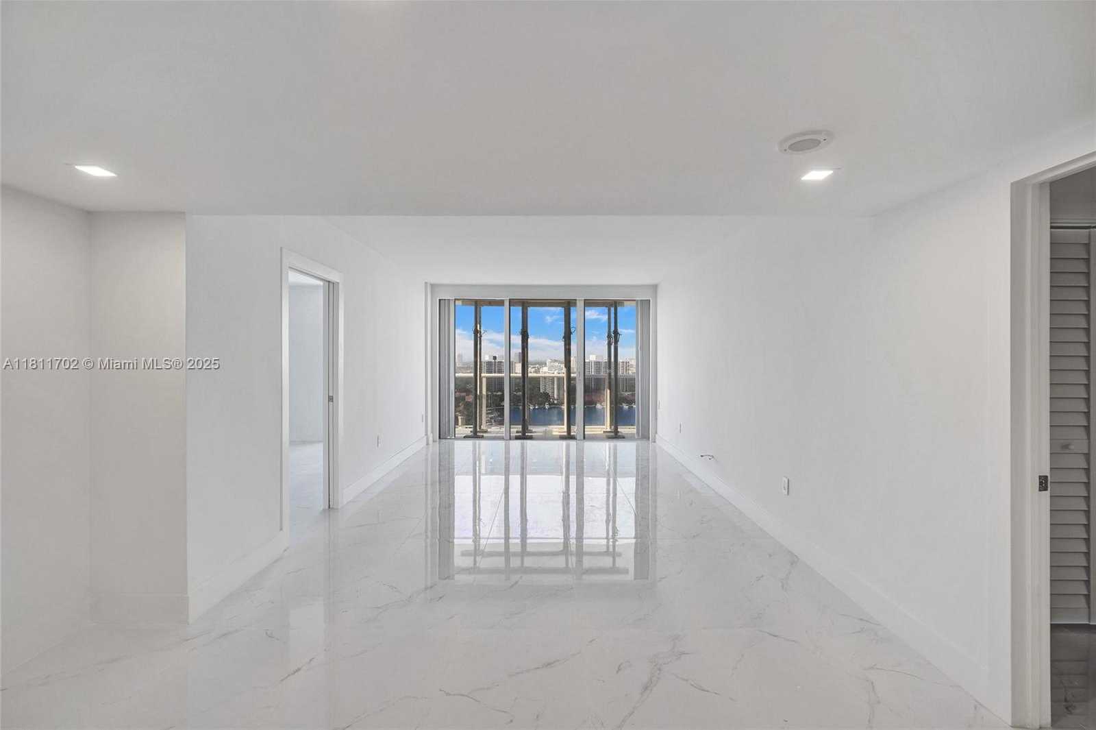 Small Image of 3625 NORTH COUNTRY CLUB DR #2310, Aventura Number 6
