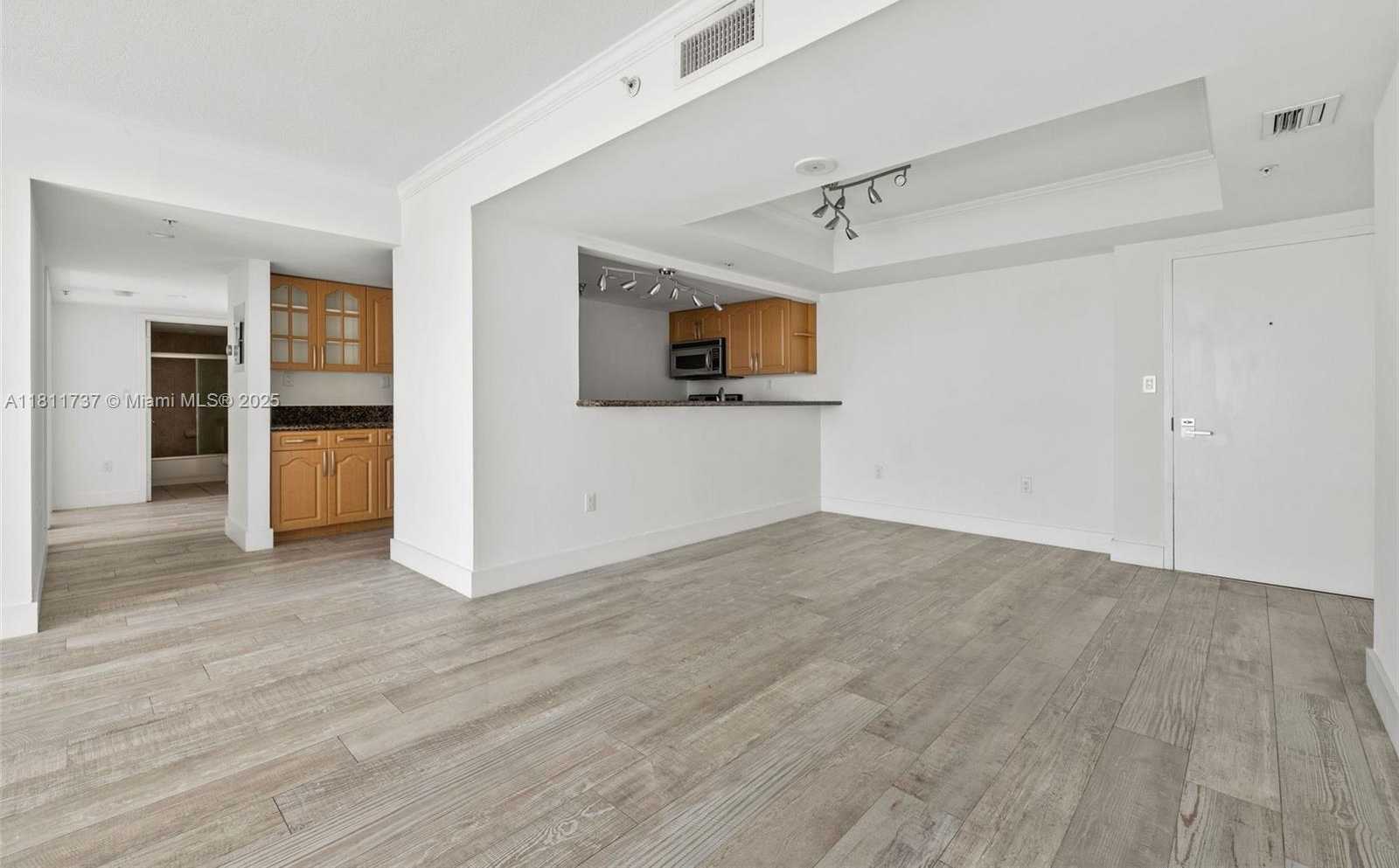 Small Image of 650 WEST AVE #1508, Miami Beach Number 12