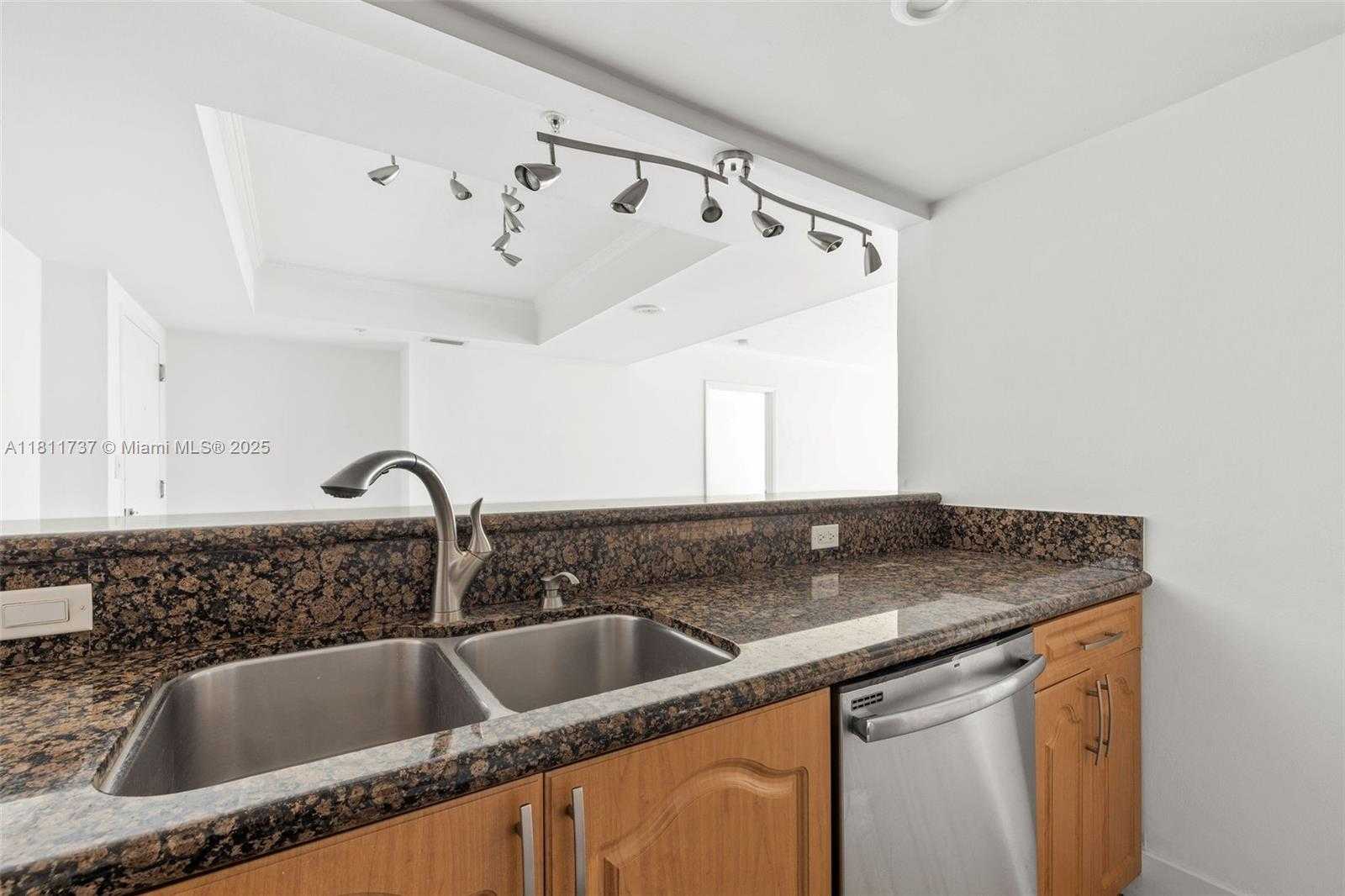 Small Image of 650 WEST AVE #1508, Miami Beach Number 15
