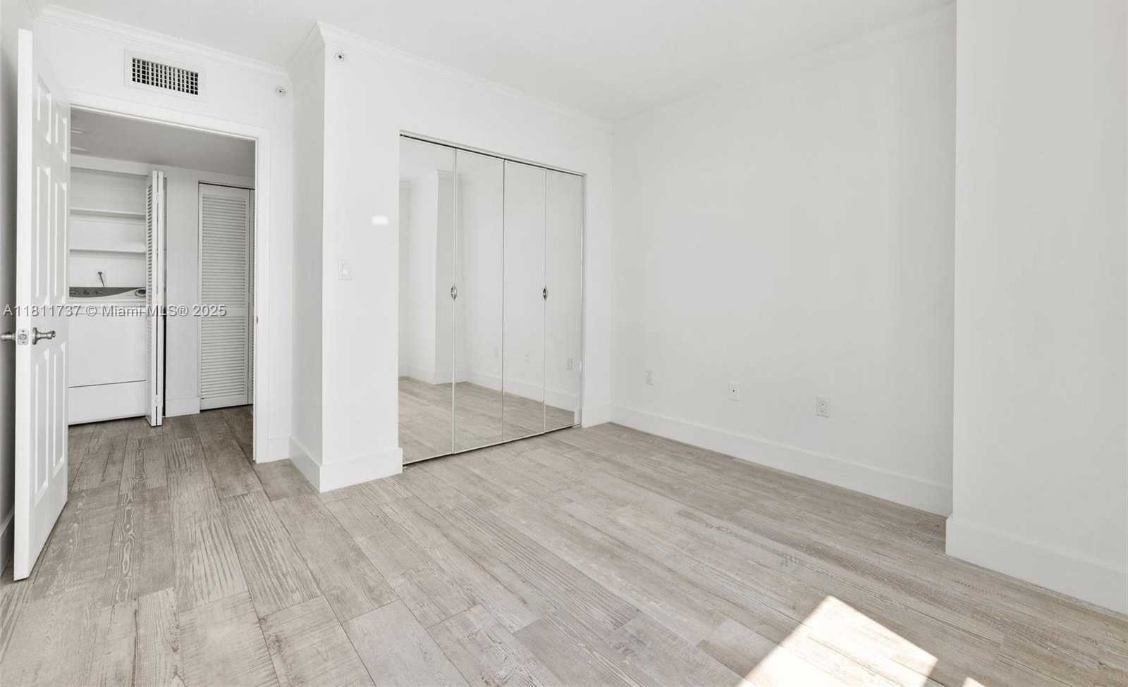 Small Image of 650 WEST AVE #1508, Miami Beach Number 17