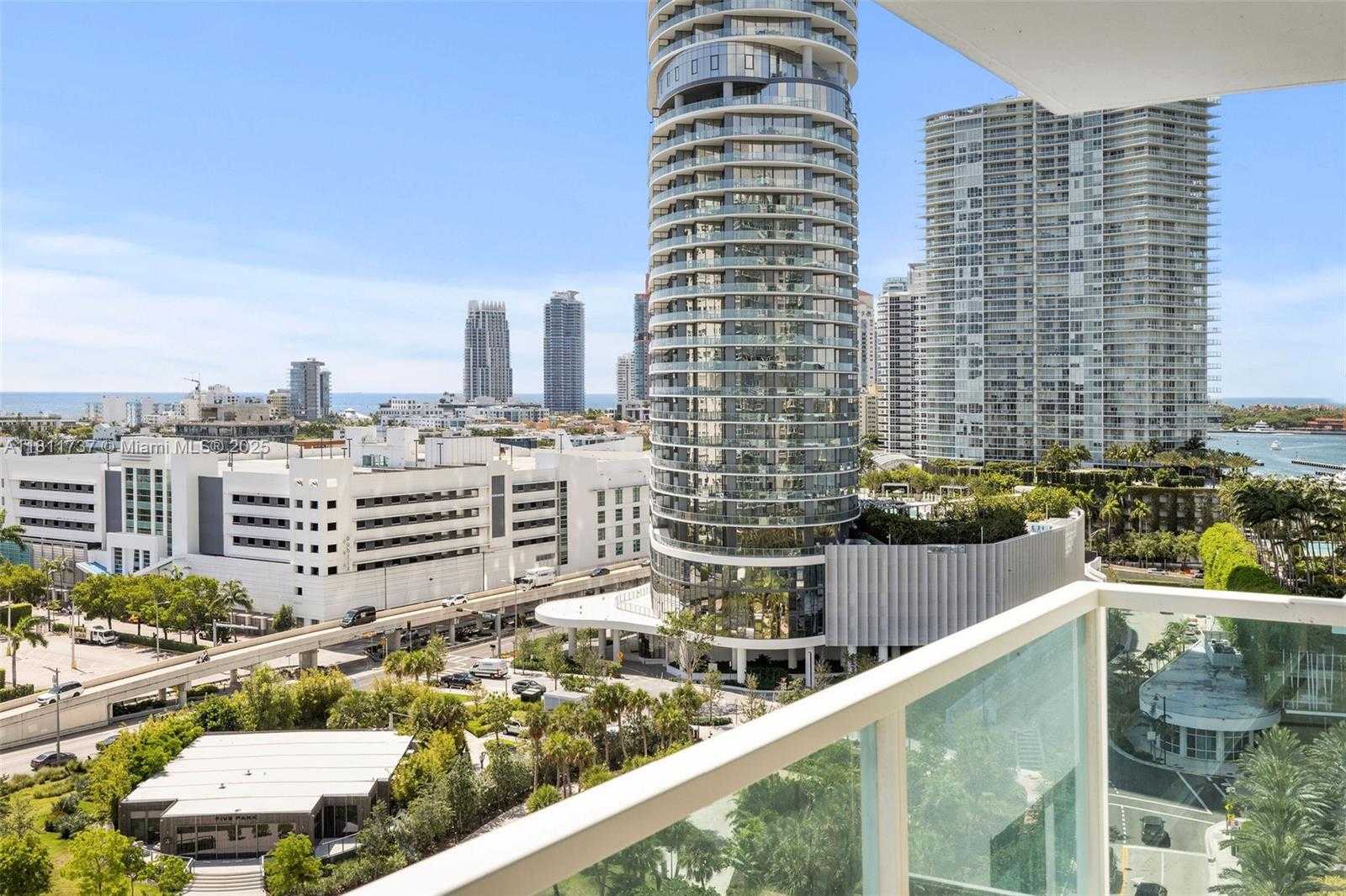 Small Image of 650 WEST AVE #1508, Miami Beach Number 2