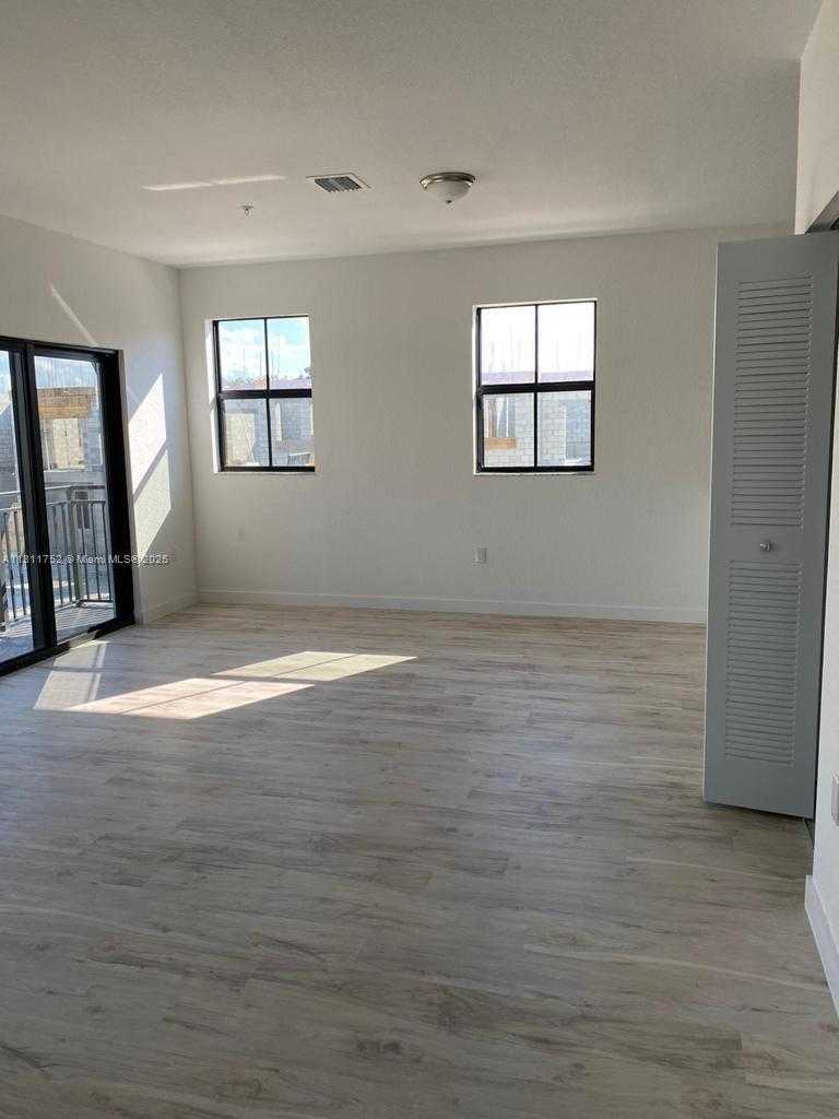 Small Image of 15520 SOUTH WEST 136TH ST #211, Miami Number 8