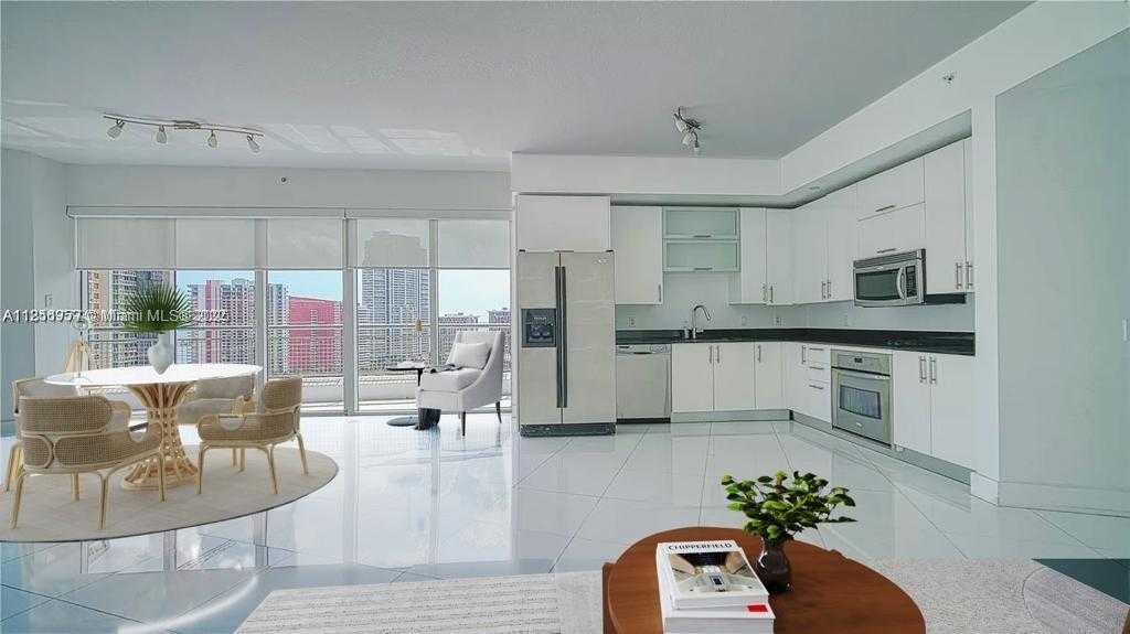 Small Image of 60 SOUTH WEST 13TH ST #1600, Miami Number 4