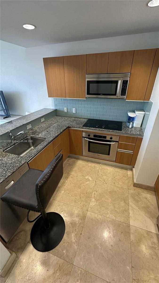 Small Image of 1060 BRICKELL AVE #3909, Miami Number 17