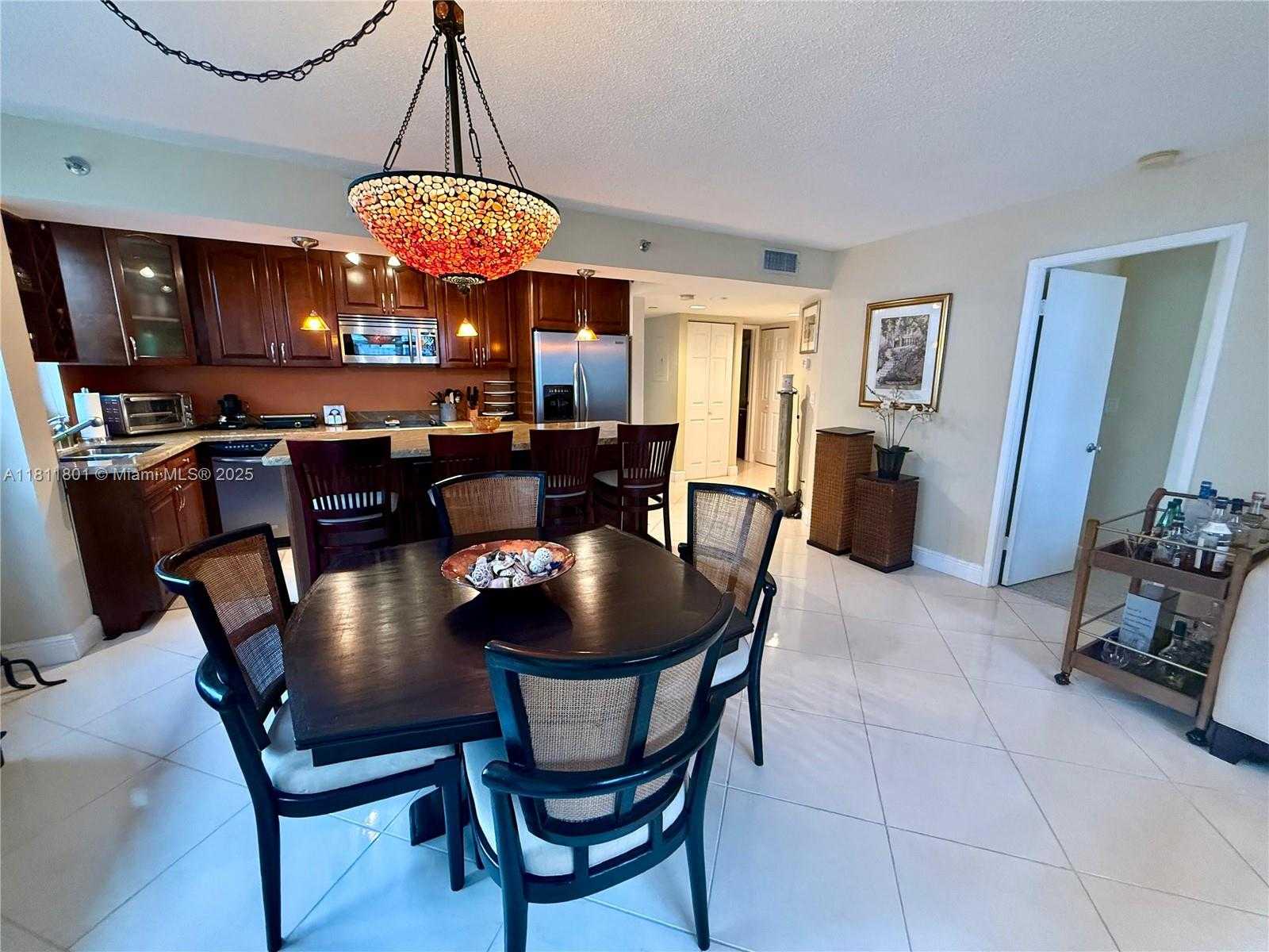 Small Image of 770 CLAUGHTON ISLAND DR #1101, Miami Number 6