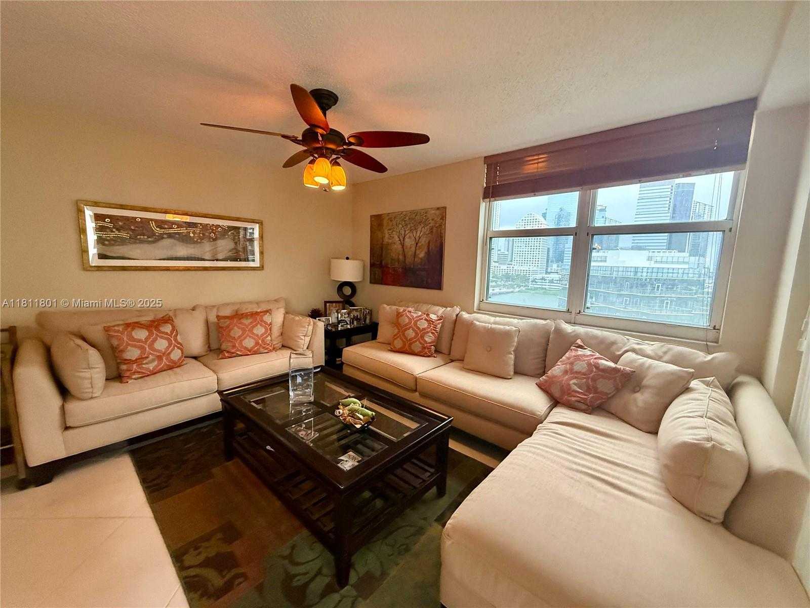 Small Image of 770 CLAUGHTON ISLAND DR #1101, Miami Number 8