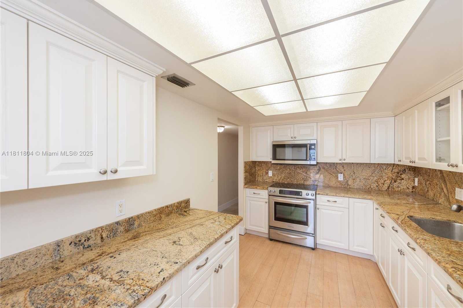 Small Image of 600 BILTMORE WAY #1014, Coral Gables Number 10