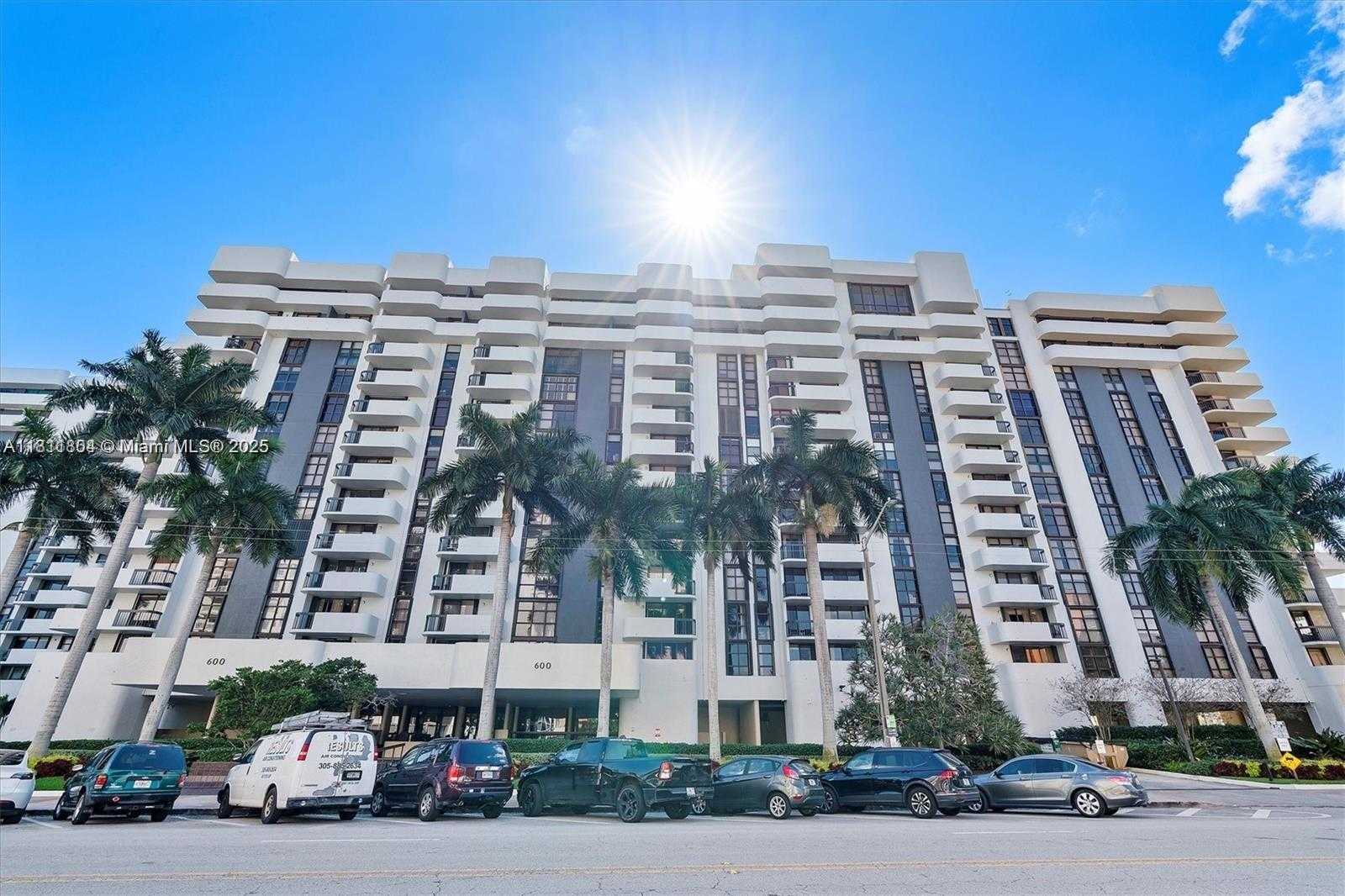 Small Image of 600 BILTMORE WAY #1014, Coral Gables Number 2