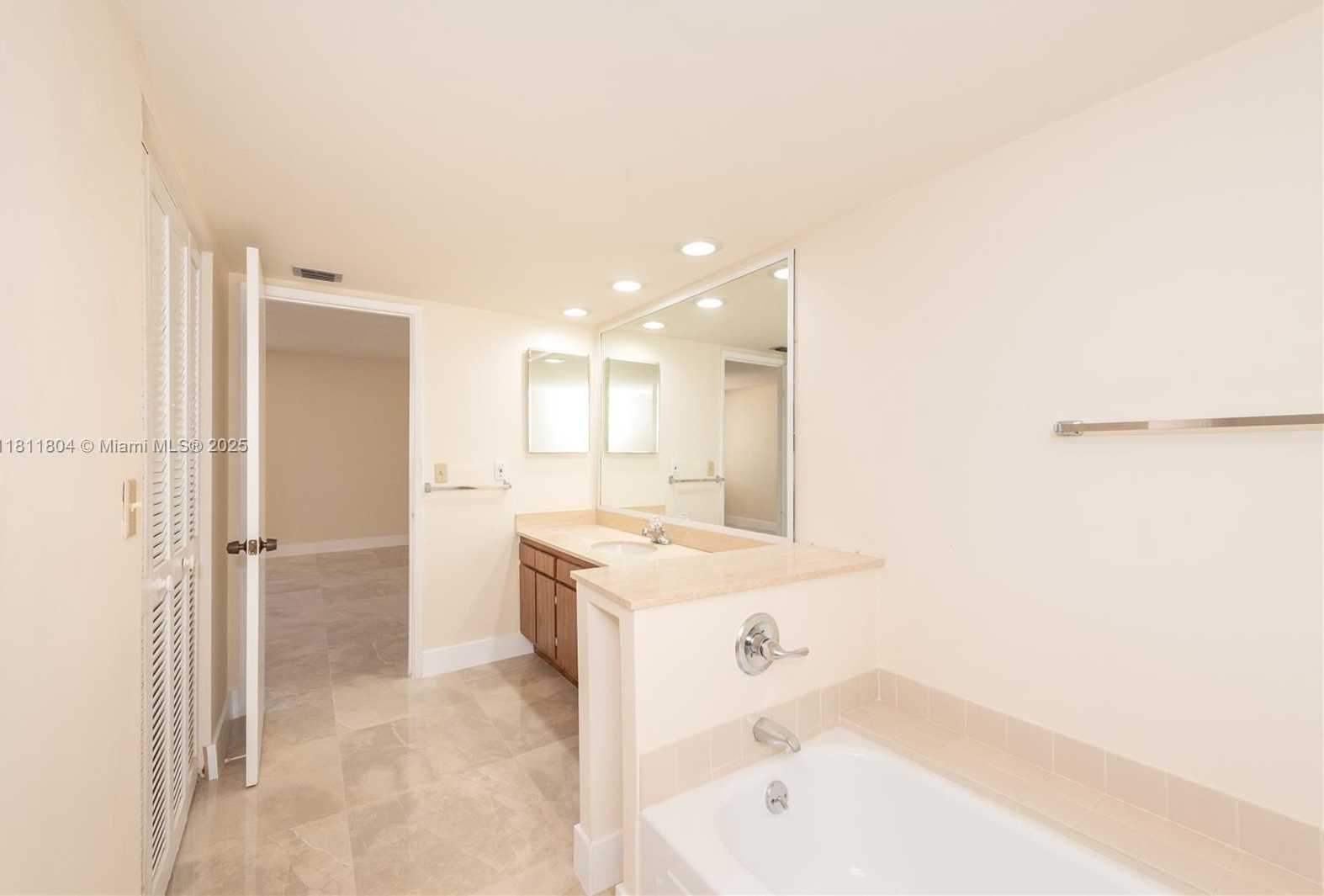 Small Image of 600 BILTMORE WAY #1014, Coral Gables Number 23