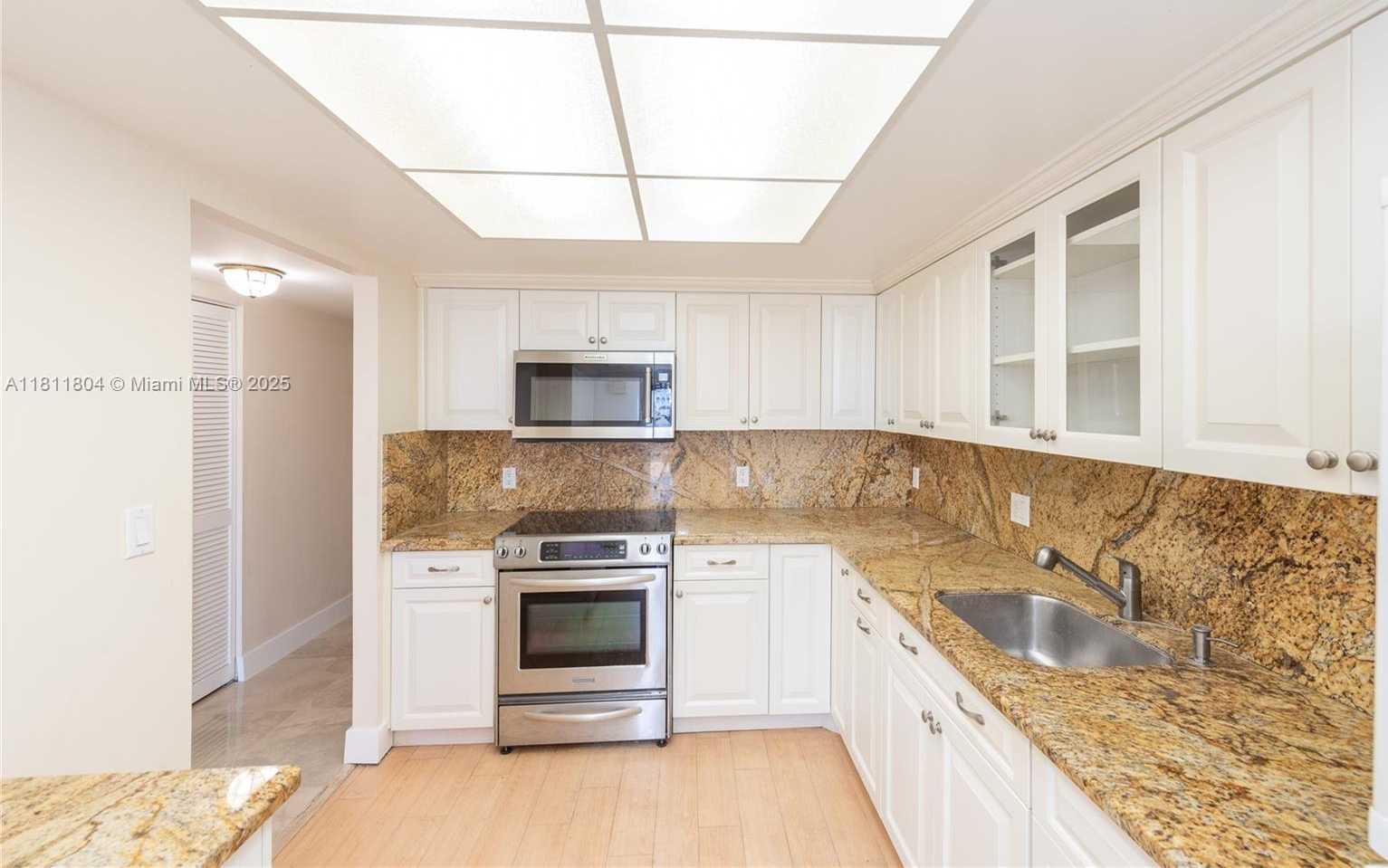 Small Image of 600 BILTMORE WAY #1014, Coral Gables Number 9