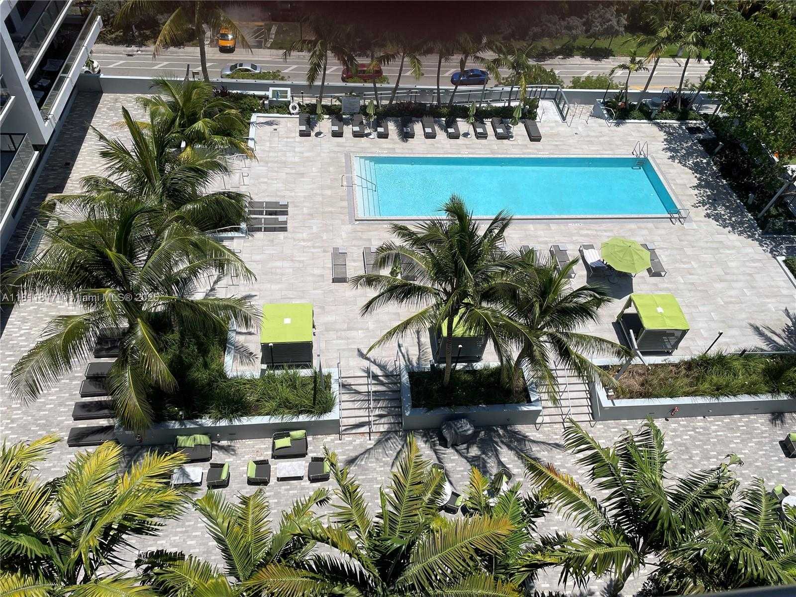 Small Image of Aventura Number 23