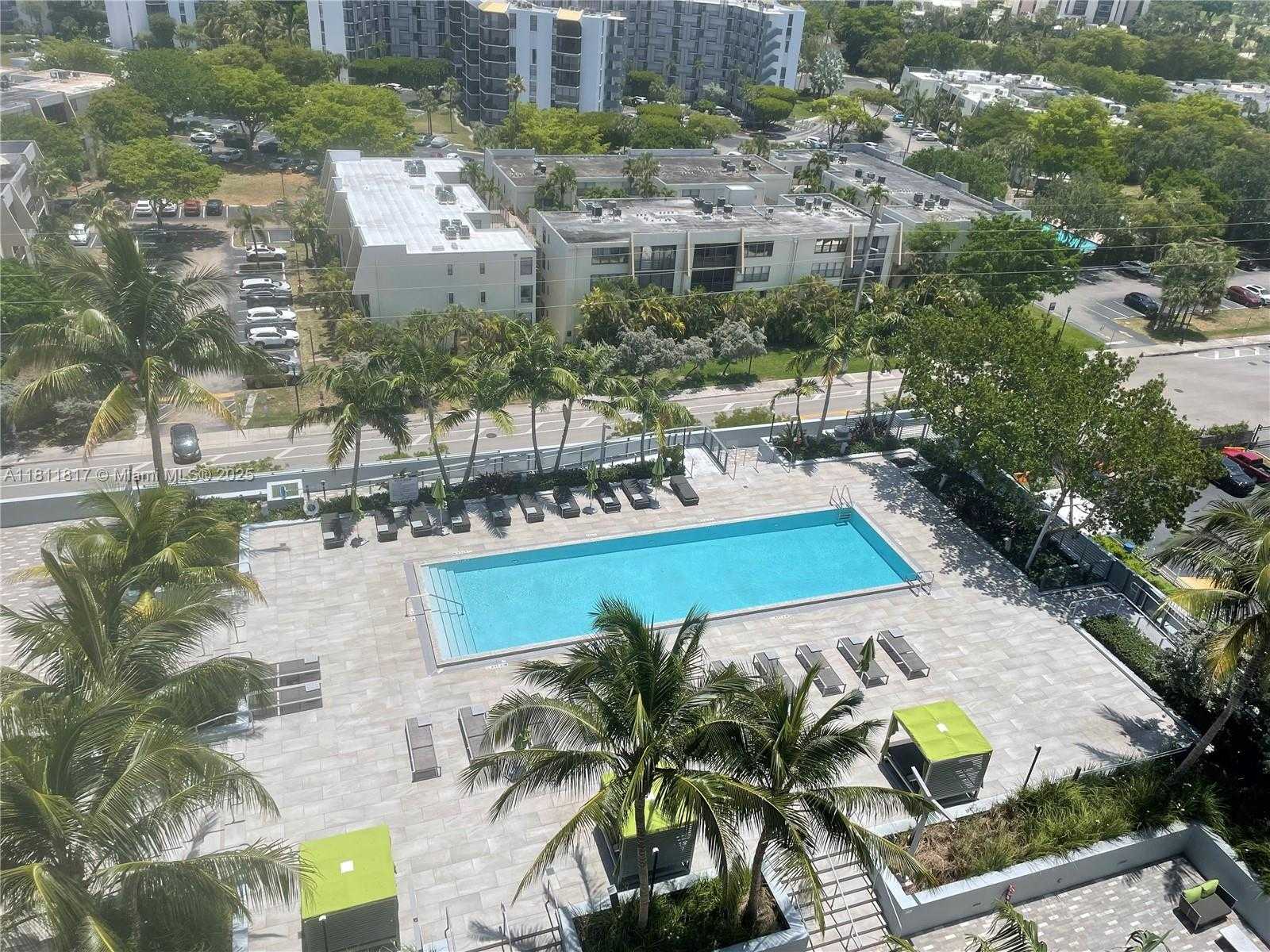 Small Image of Aventura Number 27