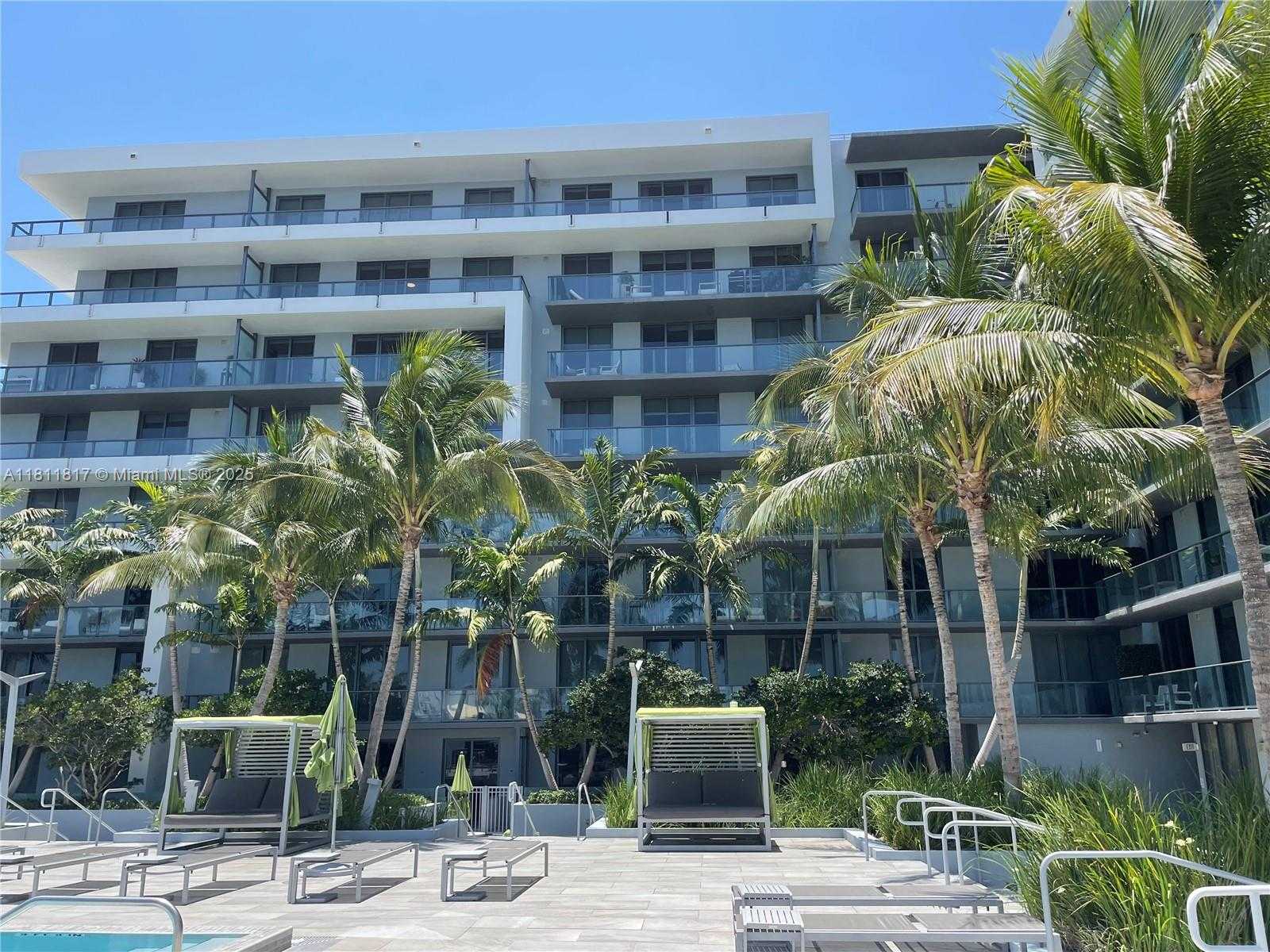 Small Image of Aventura Number 31