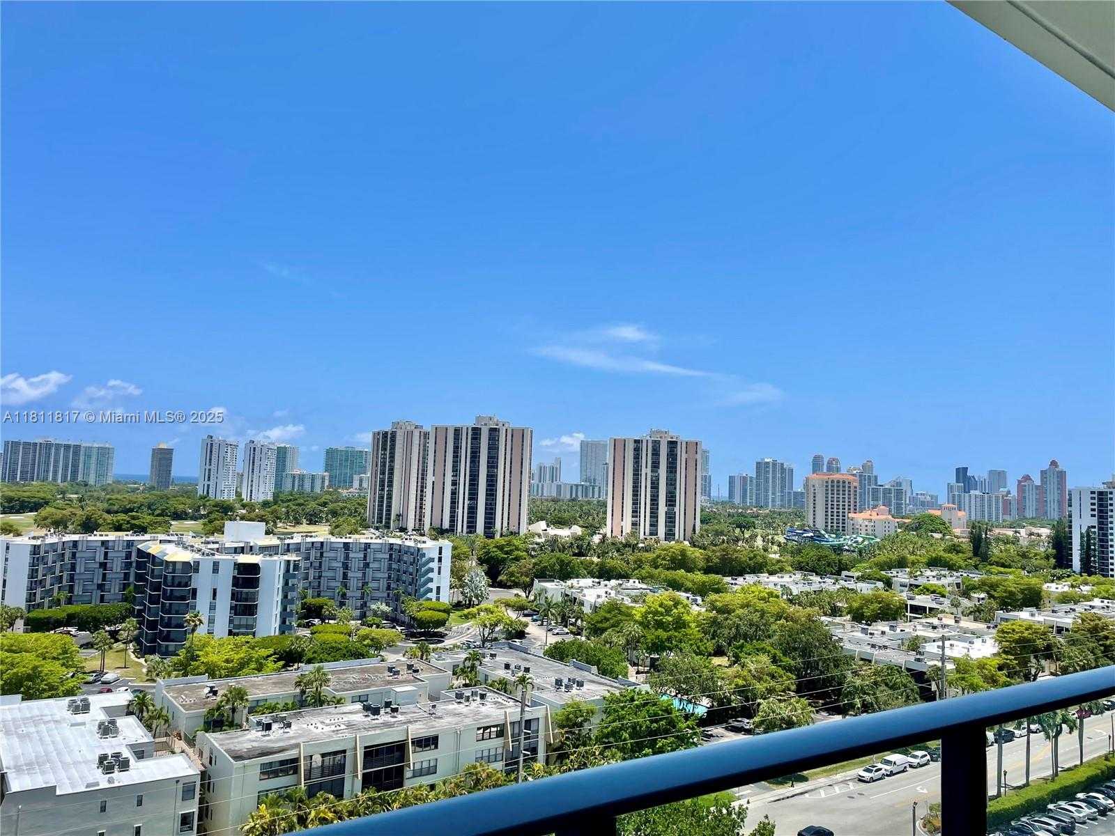 Small Image of Aventura Number 38