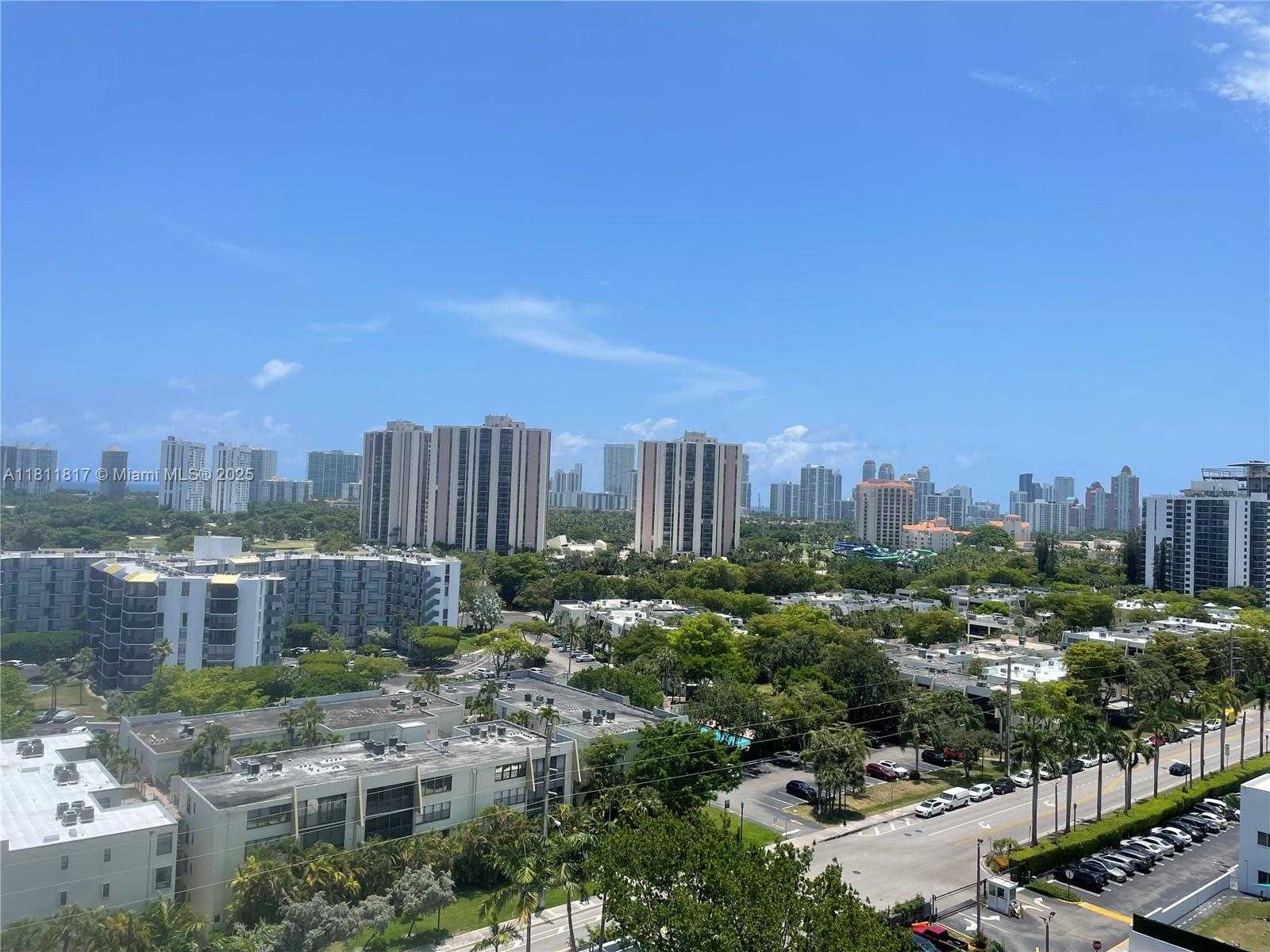 Small Image of Aventura Number 52