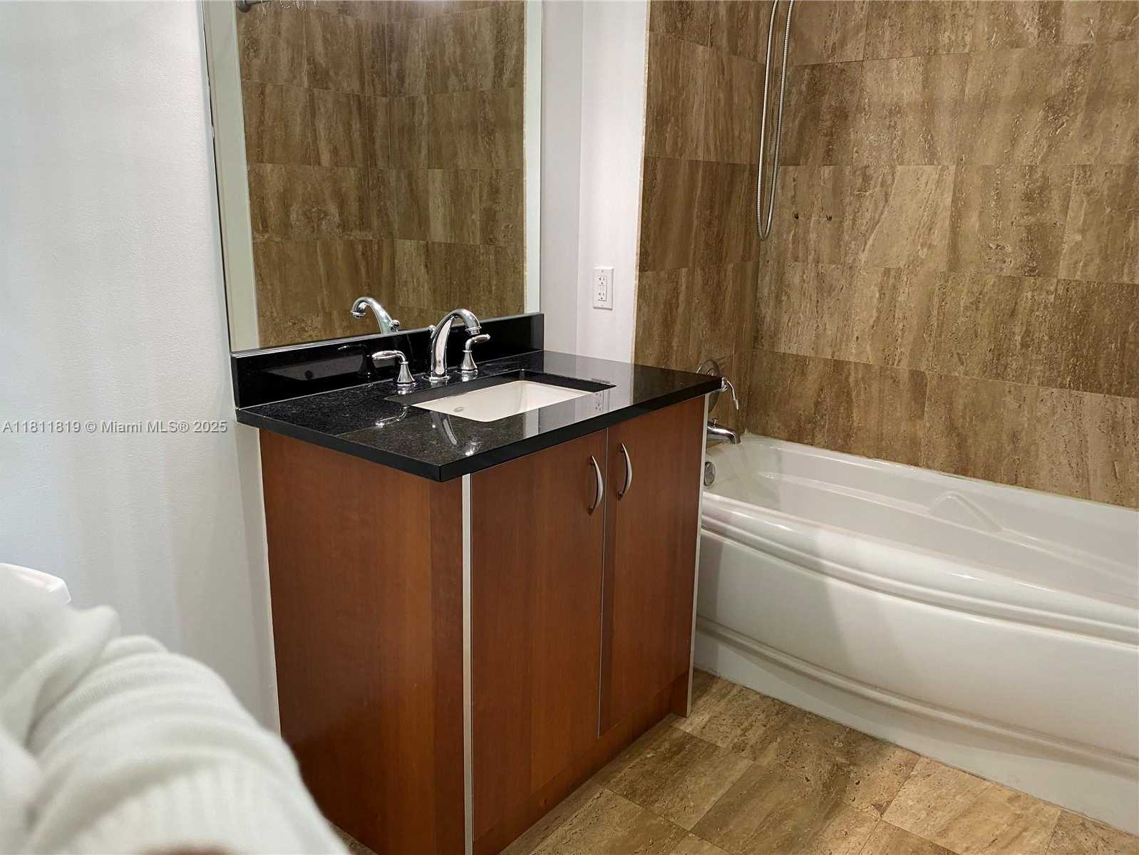 Small Image of 300 SOUTH BISCAYNE BLVD #PH-3905, Miami Number 10