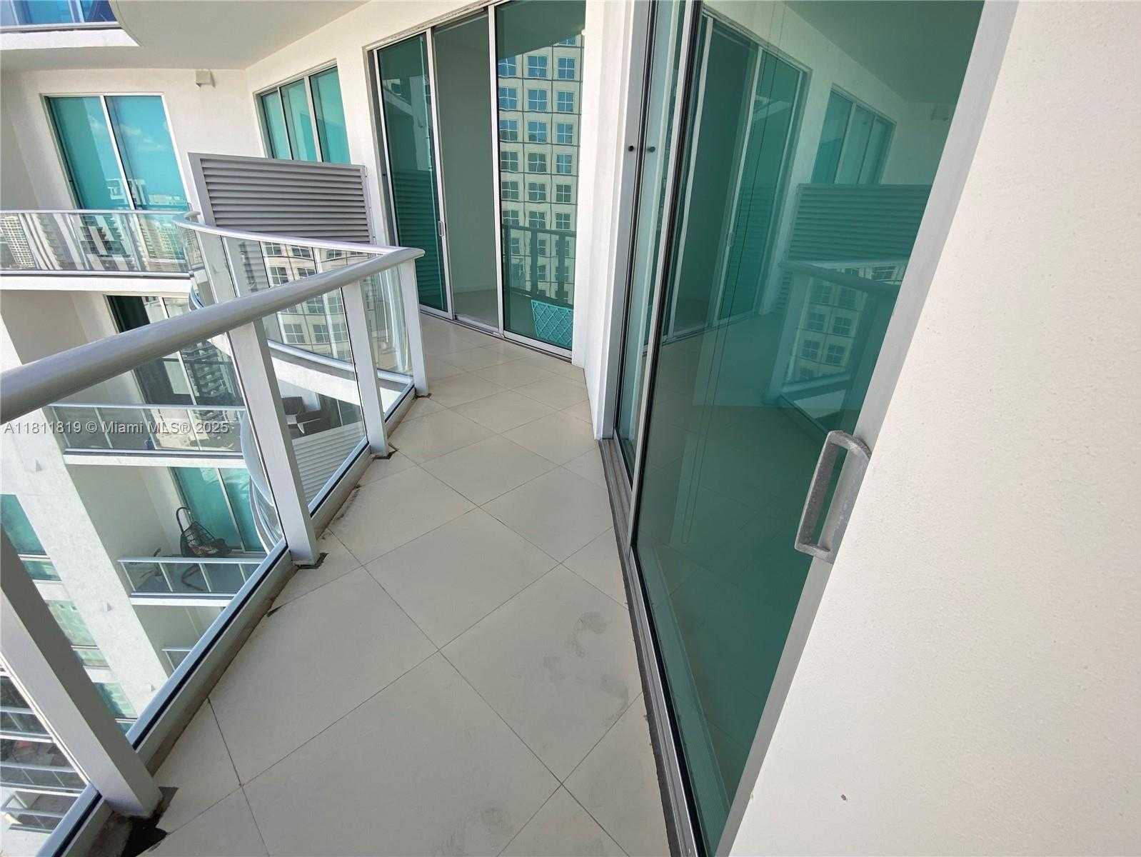 Small Image of 300 SOUTH BISCAYNE BLVD #PH-3905, Miami Number 2