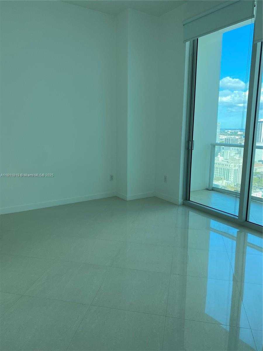 Small Image of 300 SOUTH BISCAYNE BLVD #PH-3905, Miami Number 8