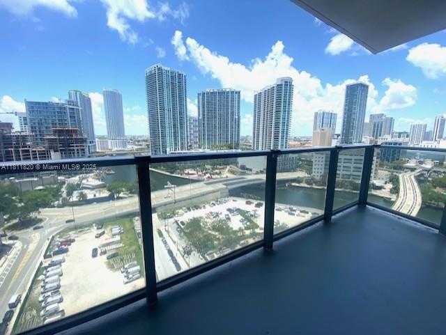 Small Image of 31 SOUTH EAST 6TH ST #2102, Miami Number 3