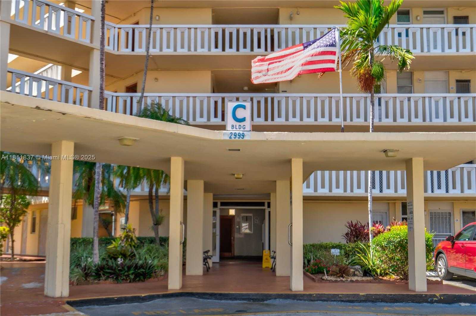 Small Image of 2999 POINT EAST DR #C310, Aventura Number 3