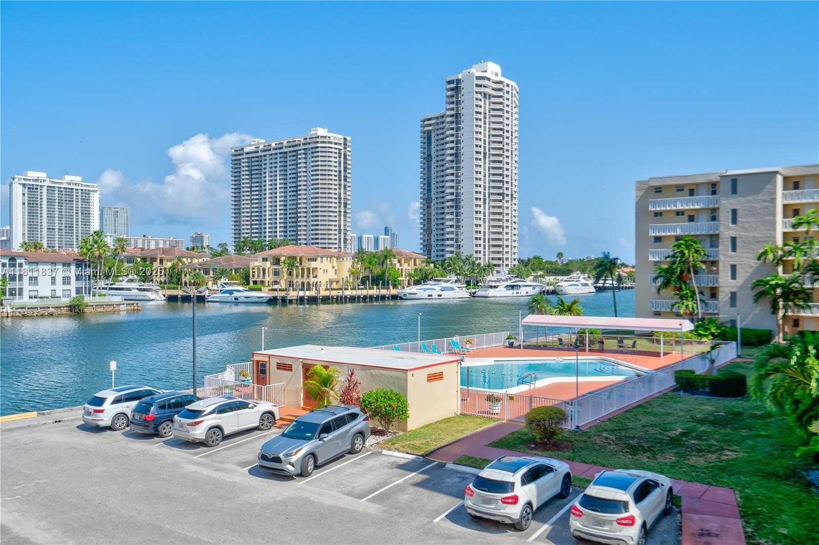 Small Image of 2999 POINT EAST DR #C310, Aventura Number 4